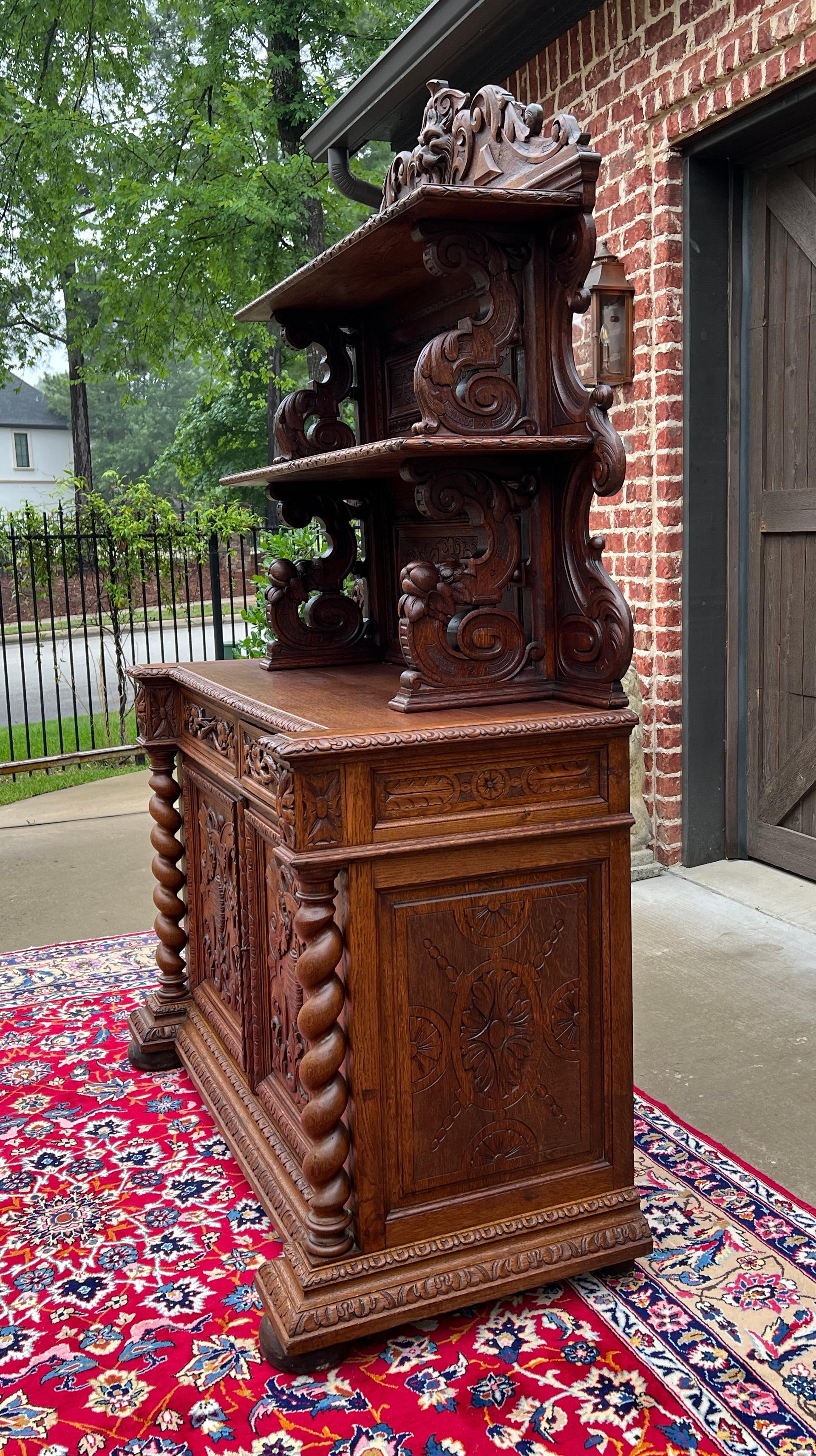 Intagliato Antique French Buffet Server Sideboard Buffet Barley Twist Honey Oak 3-Tier 19C in vendita