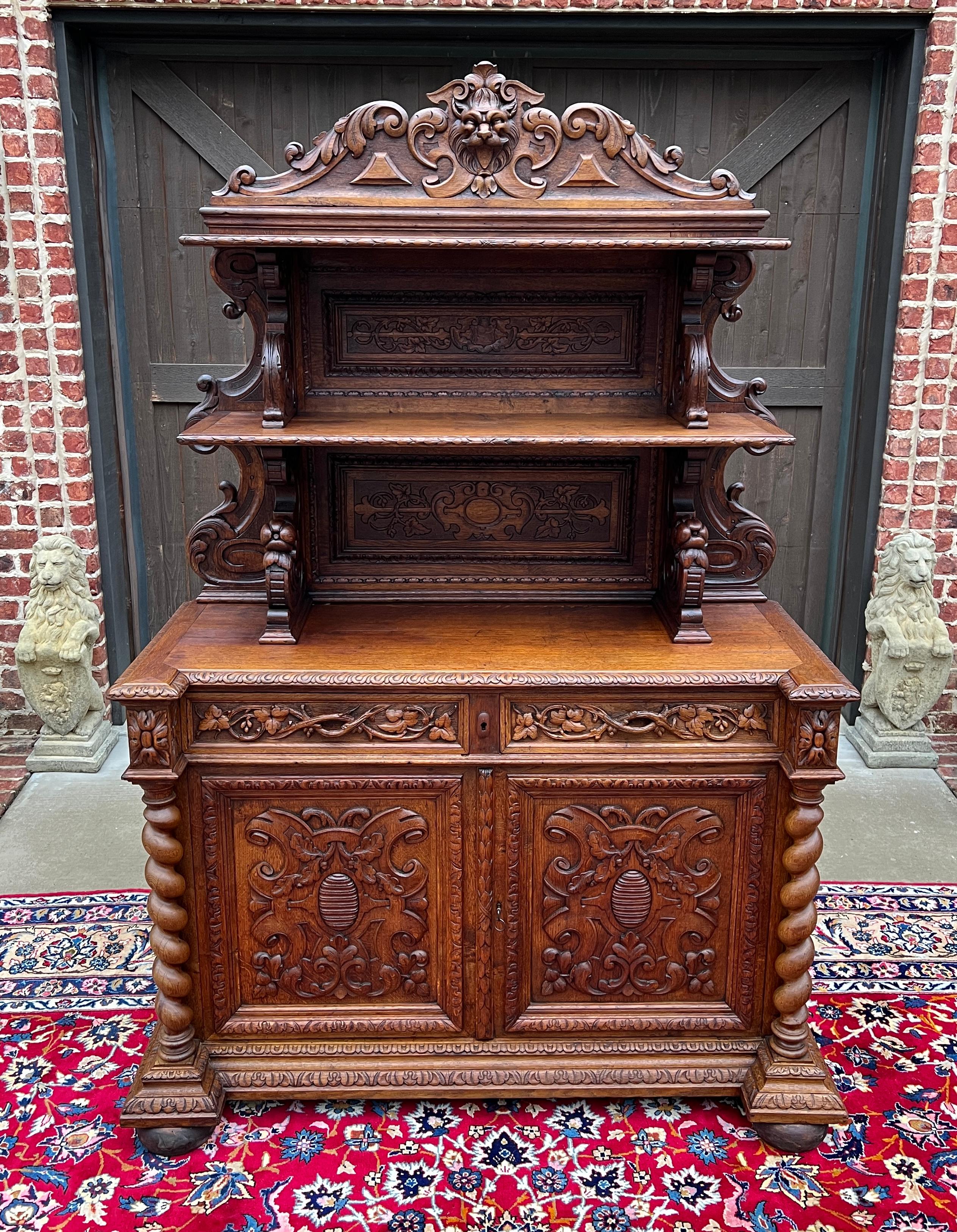 XIX secolo Antique French Buffet Server Sideboard Buffet Barley Twist Honey Oak 3-Tier 19C in vendita