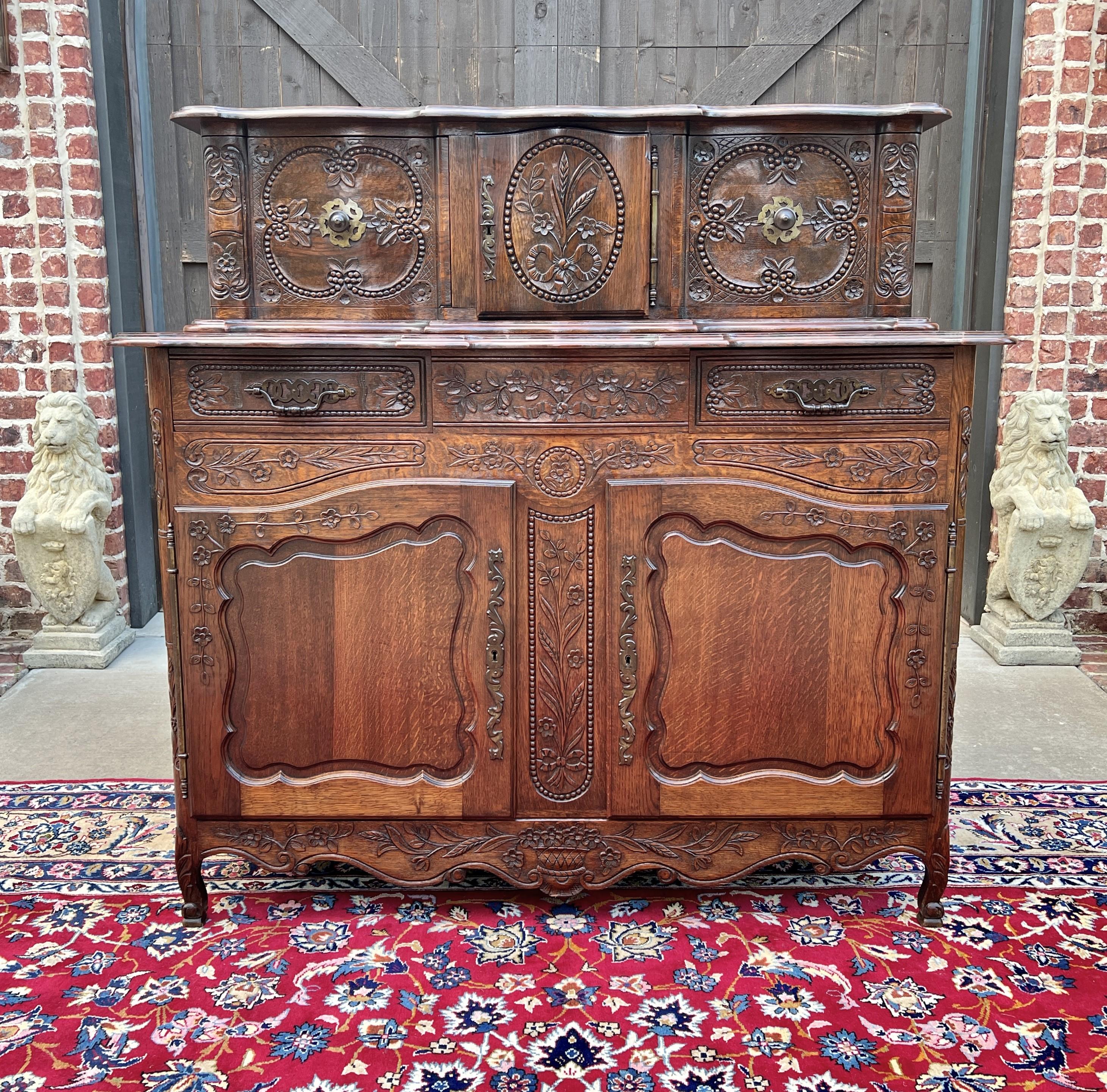 EXQUISITE Antike Französisch geschnitzt Eiche Buffet, Sideboard, oder Server mit Panetiere Top~~c. 1920s

HIGHLY geschnitzt antiken Französisch Eiche Buffet, Anrichte oder Server mit Schiebetür panetiere top~~fine Messing Hardware im