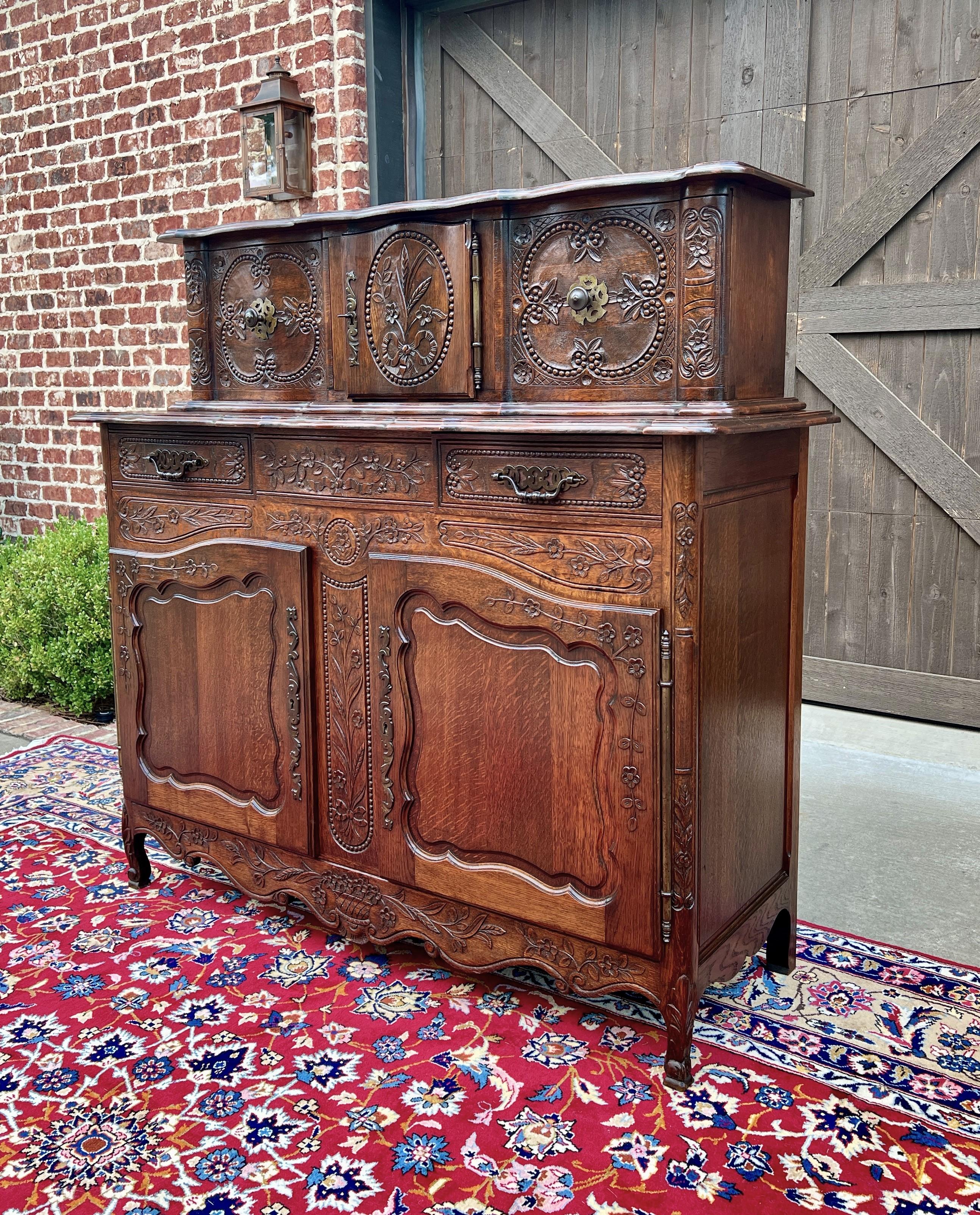 Antikes französisches Buffet Anrichte Server Cupboard Panetiere Stark geschnitzte Eiche 19C (Geschnitzt) im Angebot