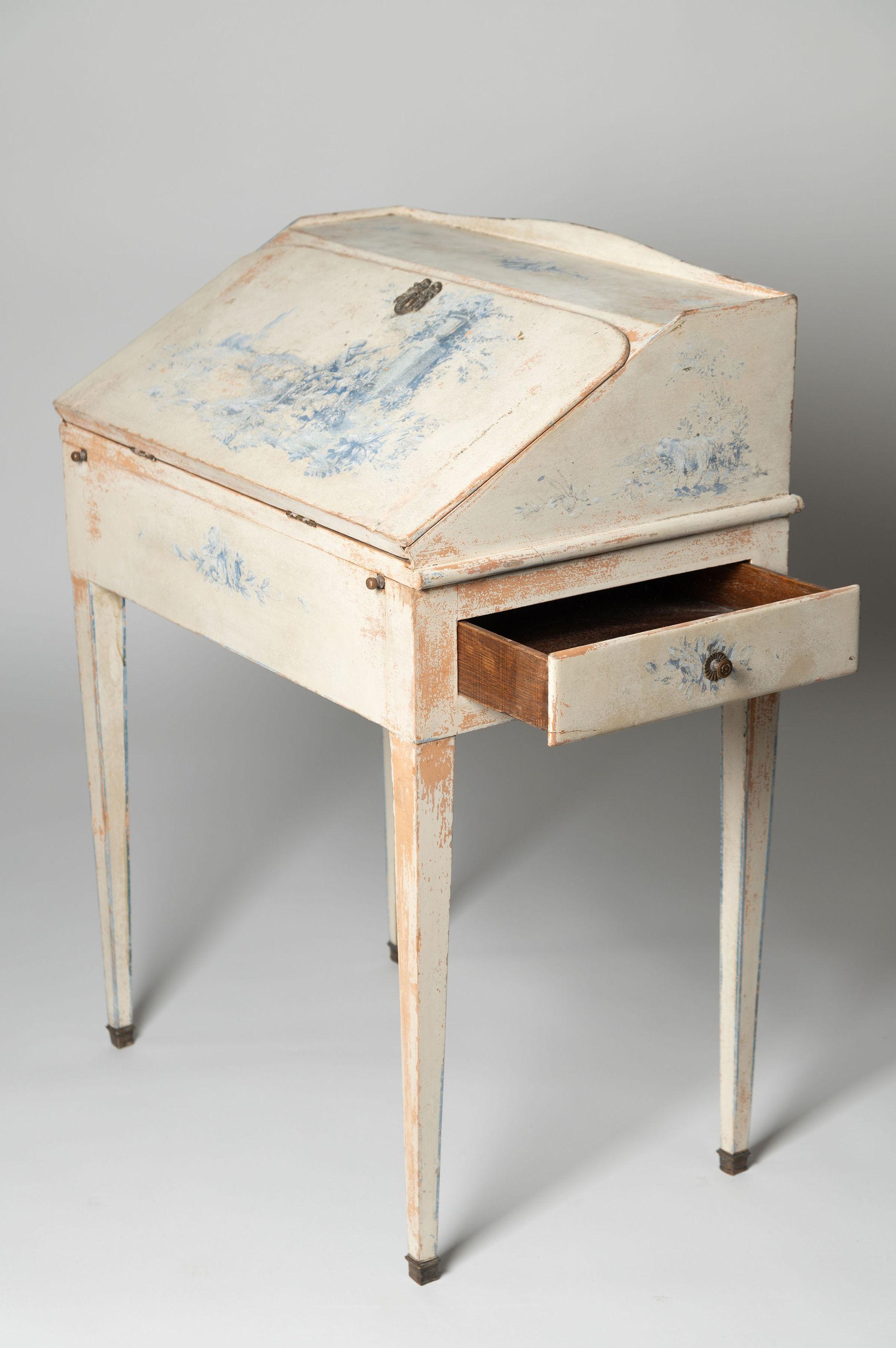 Antique French bureau, desk, secretaire In Good Condition In Maidstone, GB