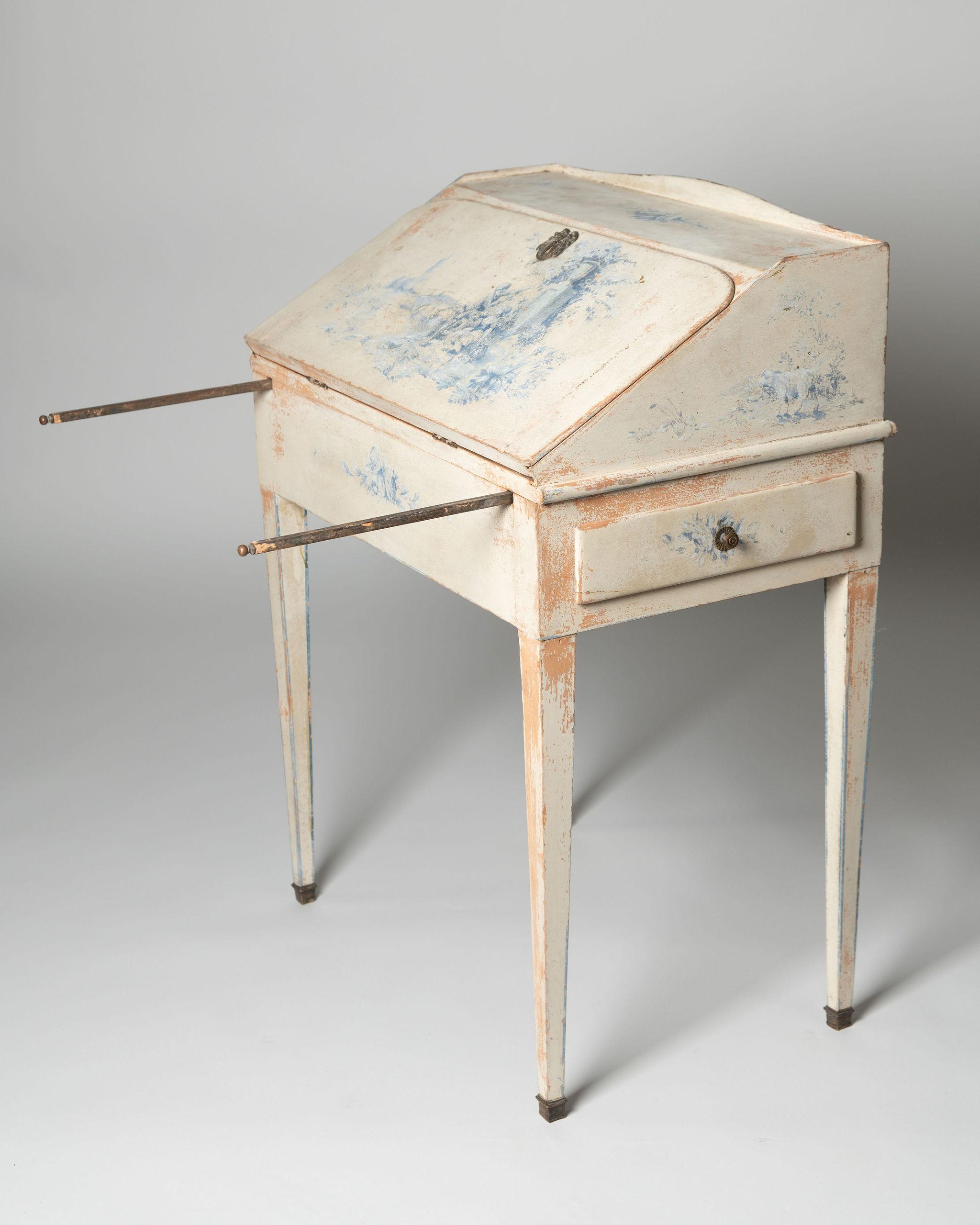 Antique French bureau, desk, secretaire 4
