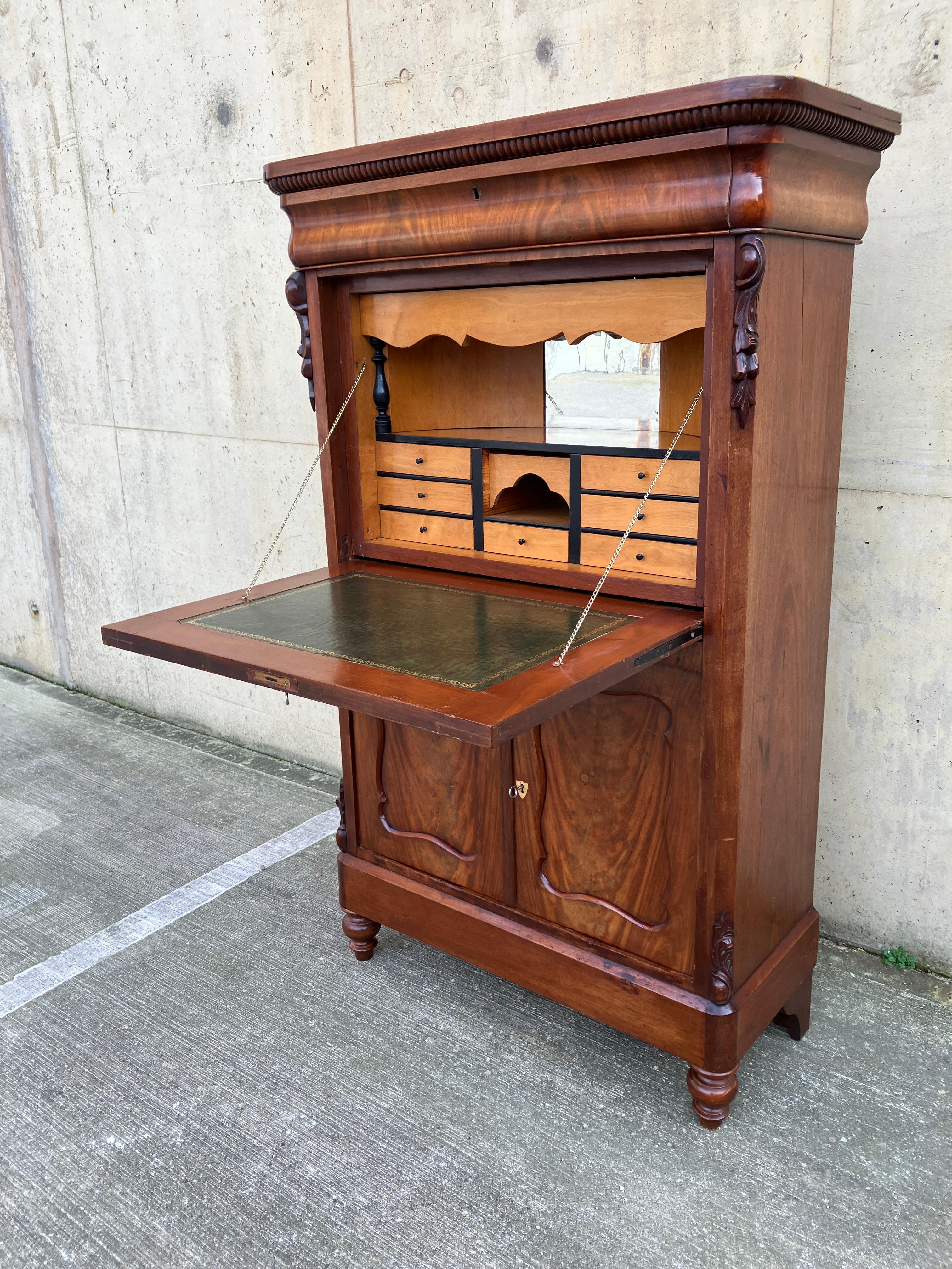 Antique French Secretaire / Bureau en Caoba Fines del siglo XIX en venta