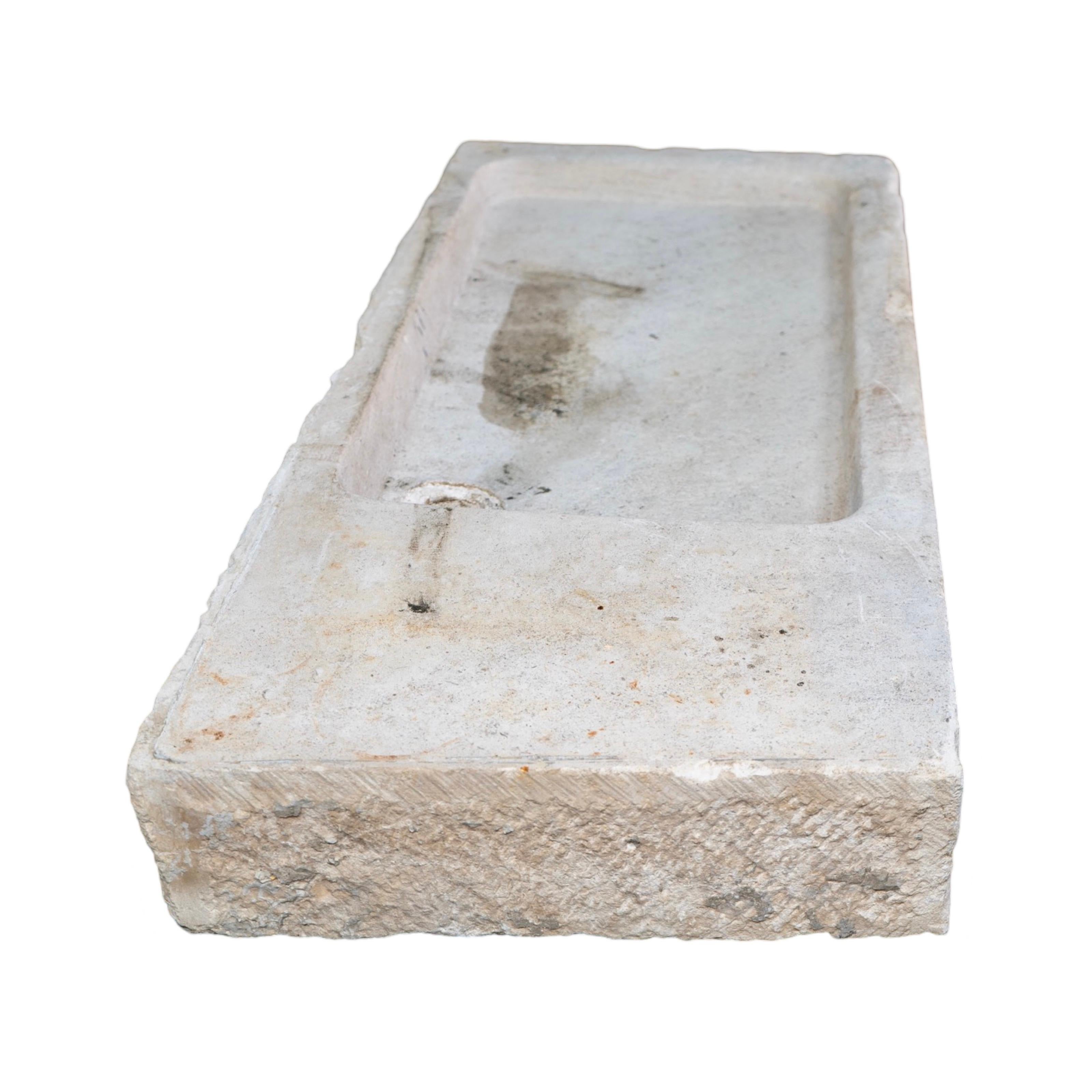 Fregadero bajo de piedra caliza burdeos Antique French Caliza en venta