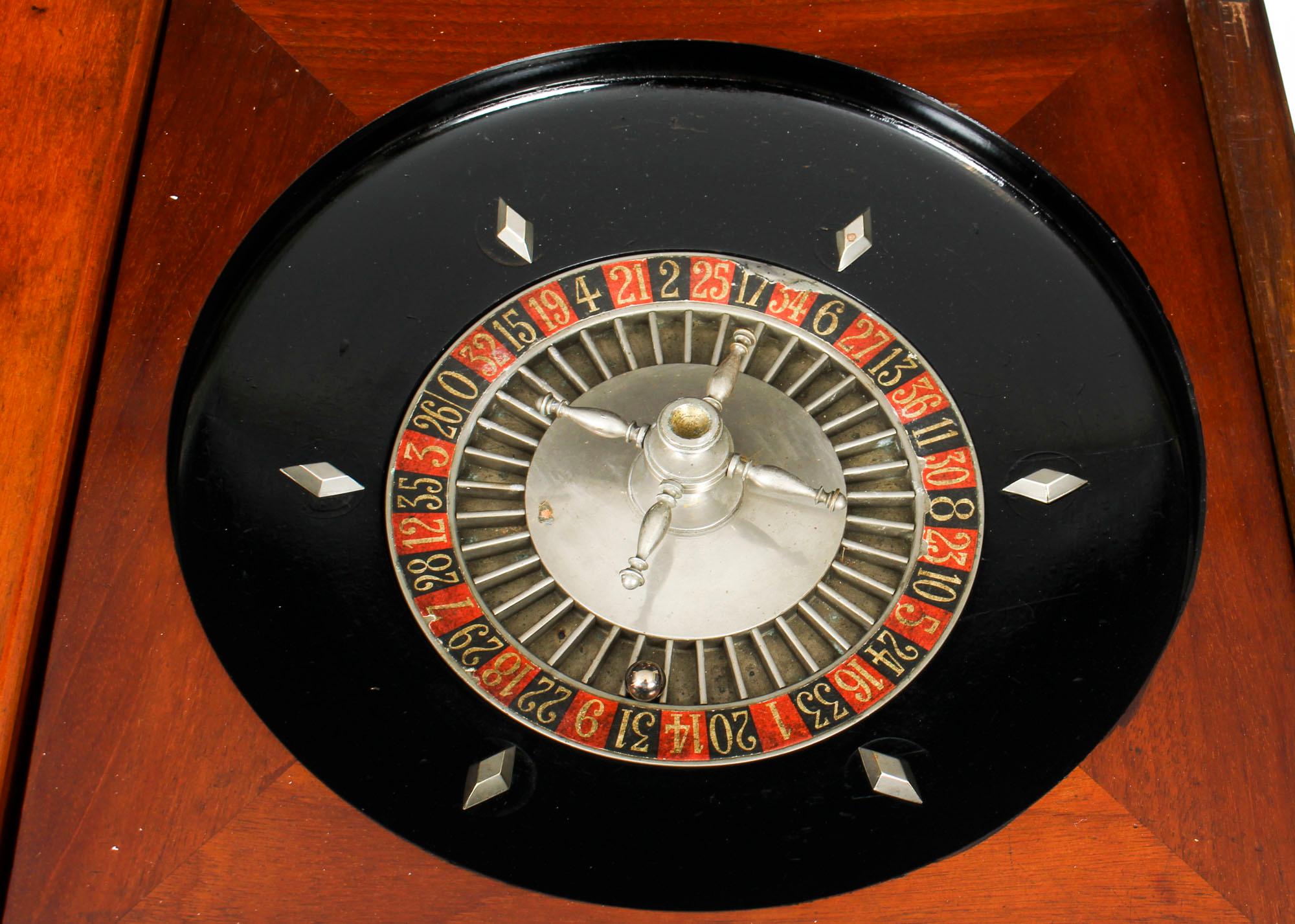 Table de roulette française ancienne en ronce de noyer:: 19ème siècle 4