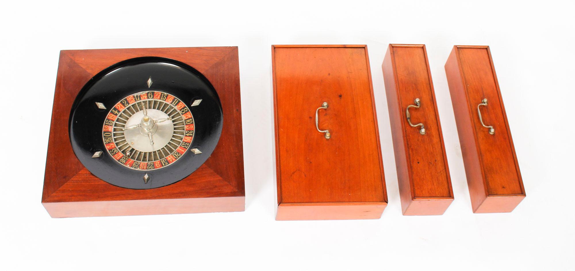 Table de roulette française ancienne en ronce de noyer:: 19ème siècle 7