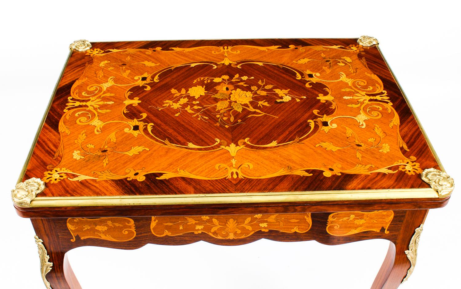 Antique French Burr Walnut Marquetry Card or Backgammon Table, 19th Century In Good Condition In London, GB