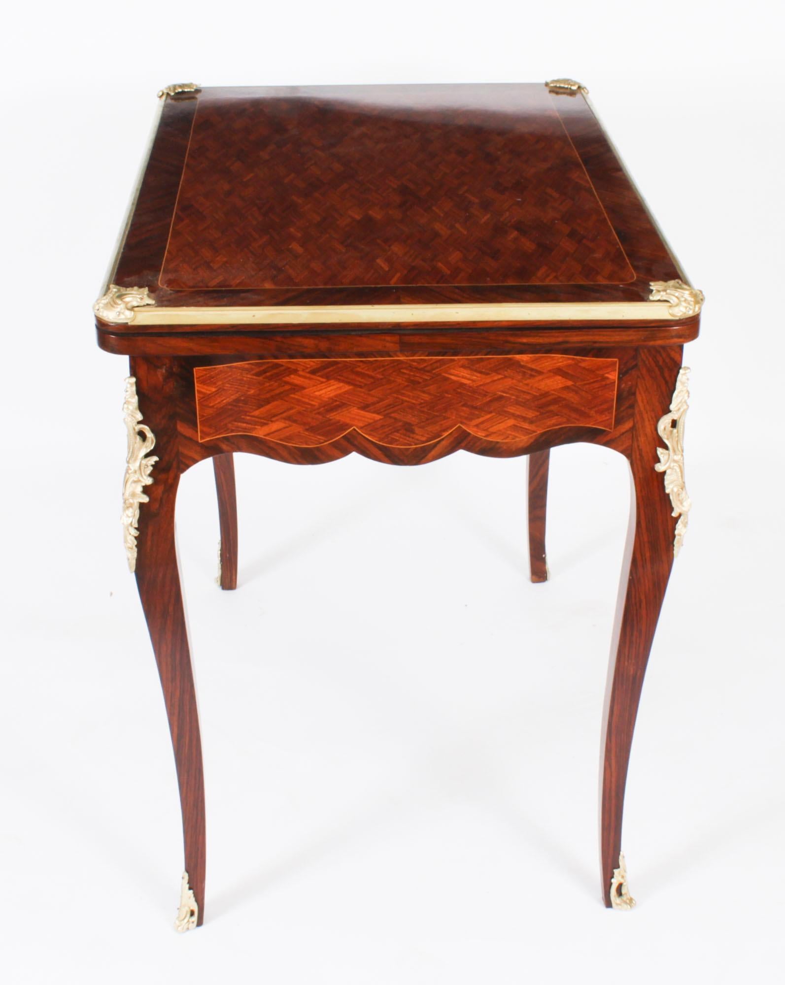 Antiker französischer Backgammon-Tisch aus Wurzelnussholz mit Parkettmuster und Karten, 19. Jahrhundert im Angebot 5