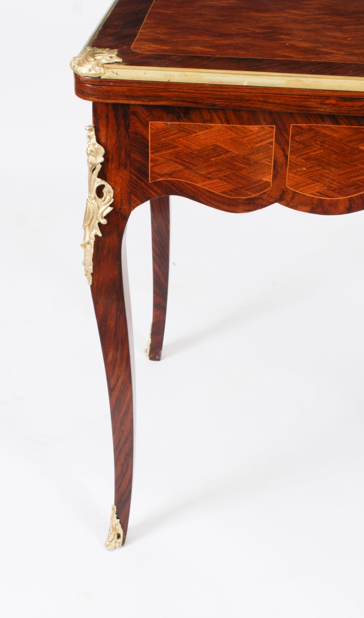 Antiker französischer Backgammon-Tisch aus Wurzelnussholz mit Parkettmuster und Karten, 19. Jahrhundert im Angebot 2