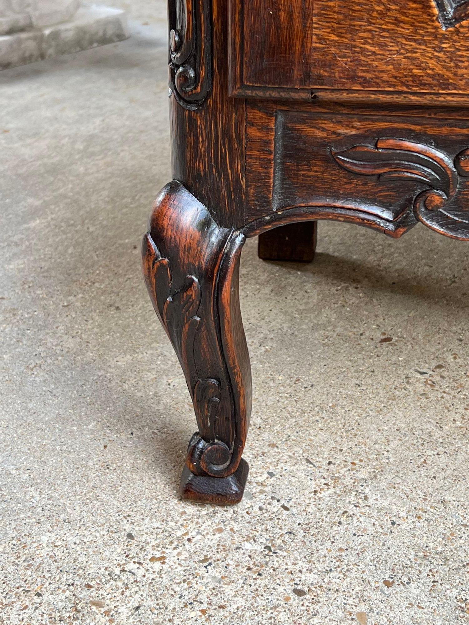Antique French Cabinet Roble Tallado Louis XV Petite Foyer Mesa Auxiliar c1890 en venta 10