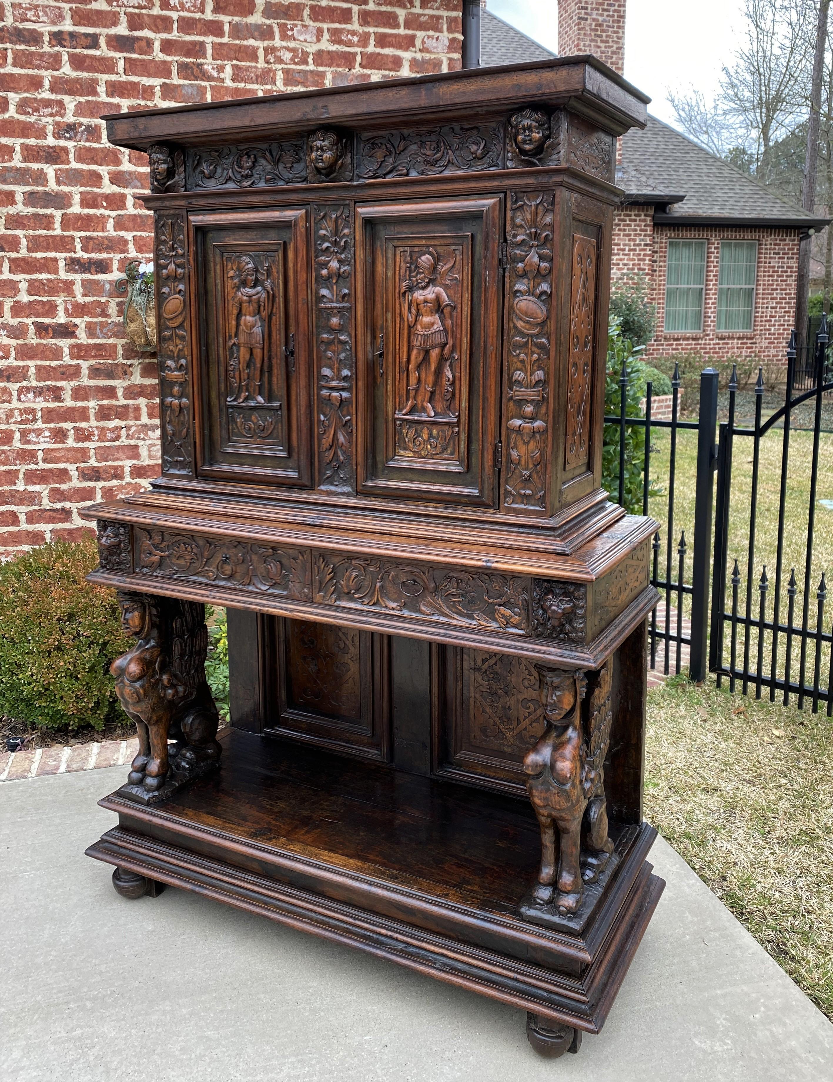 Armoire de bar et meuble de rangement français ancien en noyer 18 carats, style Deux Corps Bon état - En vente à Tyler, TX