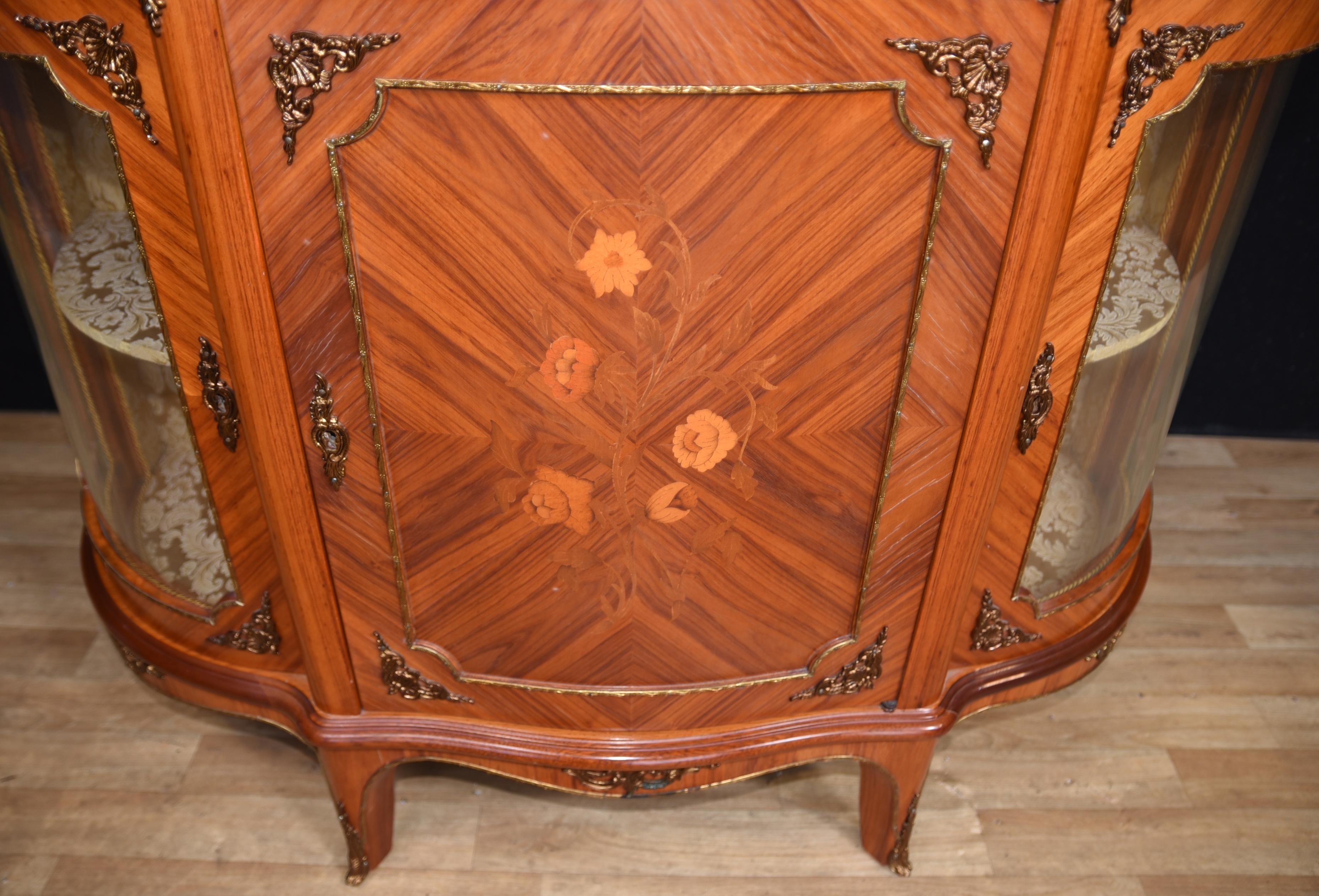 Antiker französischer Schrank, Veilchenholz Sideboard Sevres Porzellan Plaketten (Mitte des 20. Jahrhunderts) im Angebot