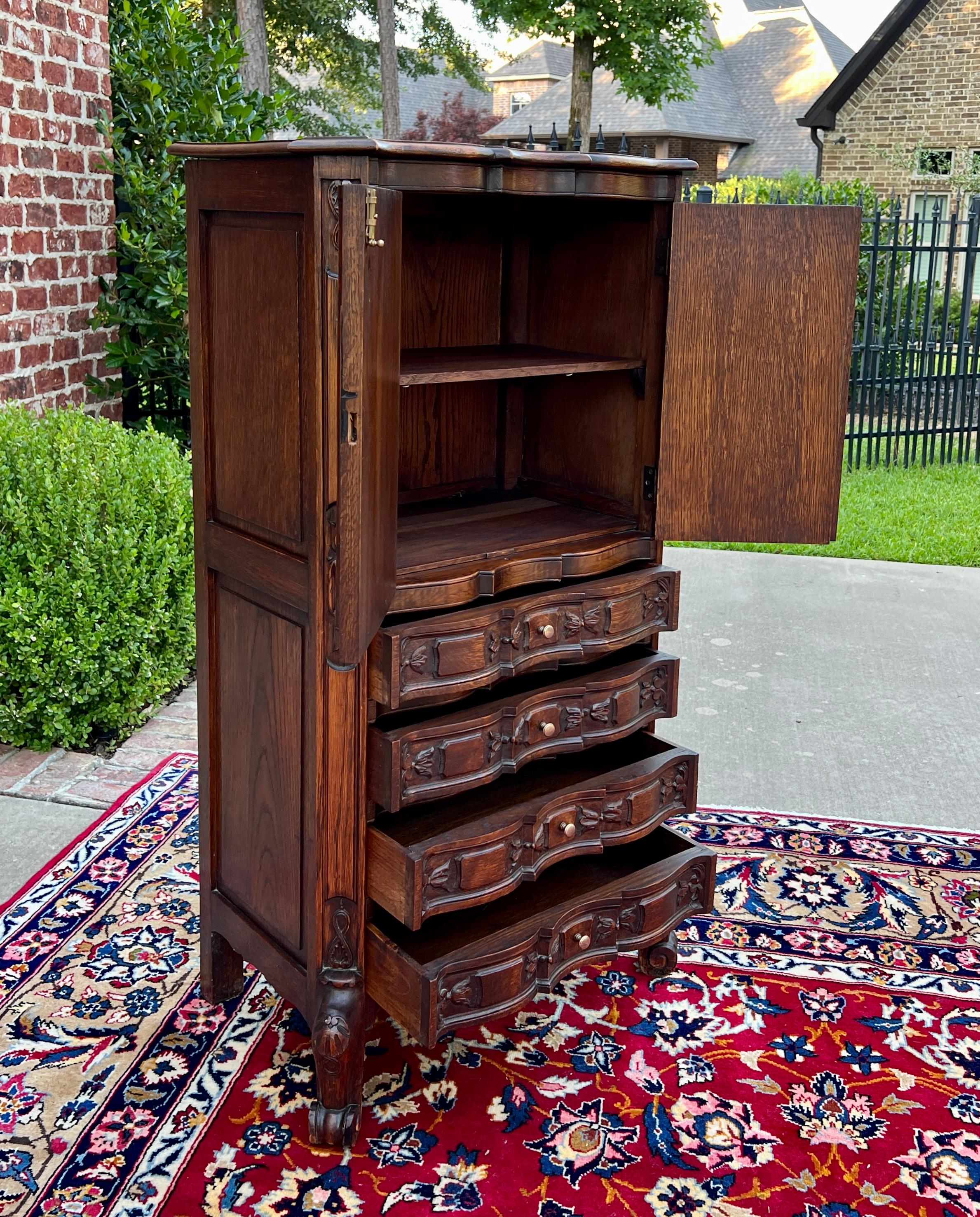 Antiguo Armario Francés Sobre Arcón 4 Cajones Serpentina Roble Tallado c. 1920s en venta 6