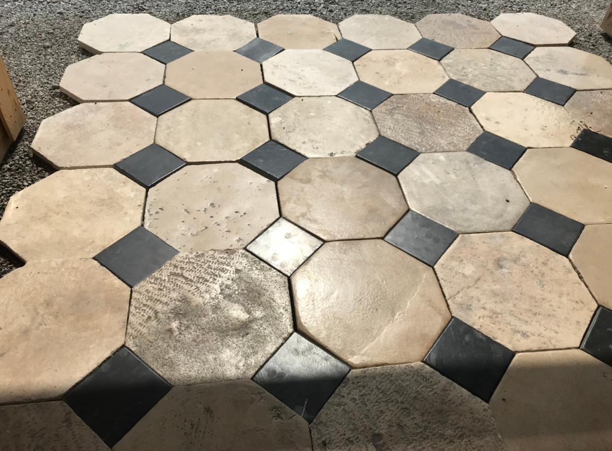 French Provincial Antique French Cabochon in Bourgogne Limestone Flooring, 18th Century For Sale