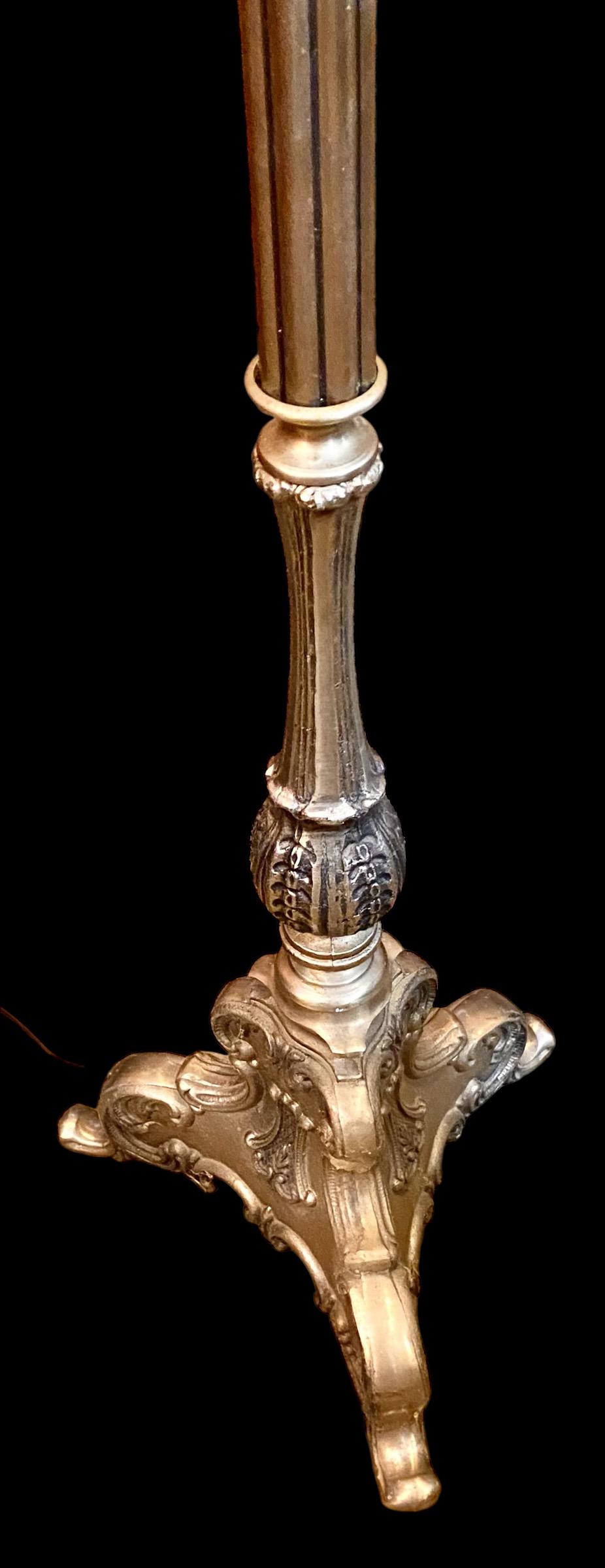 Lampe à bougie française ancienne standard Bon état - En vente à New Orleans, LA