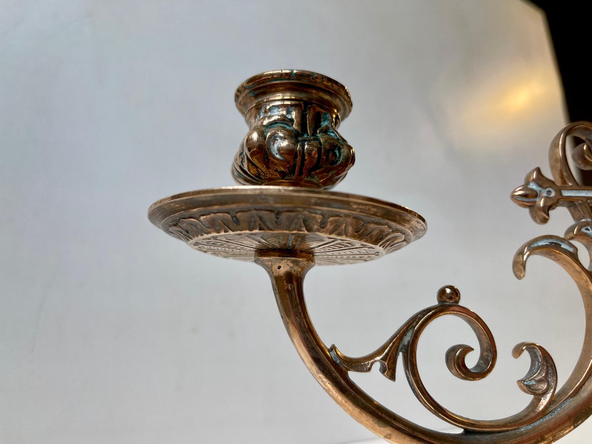 cantilever candelabra