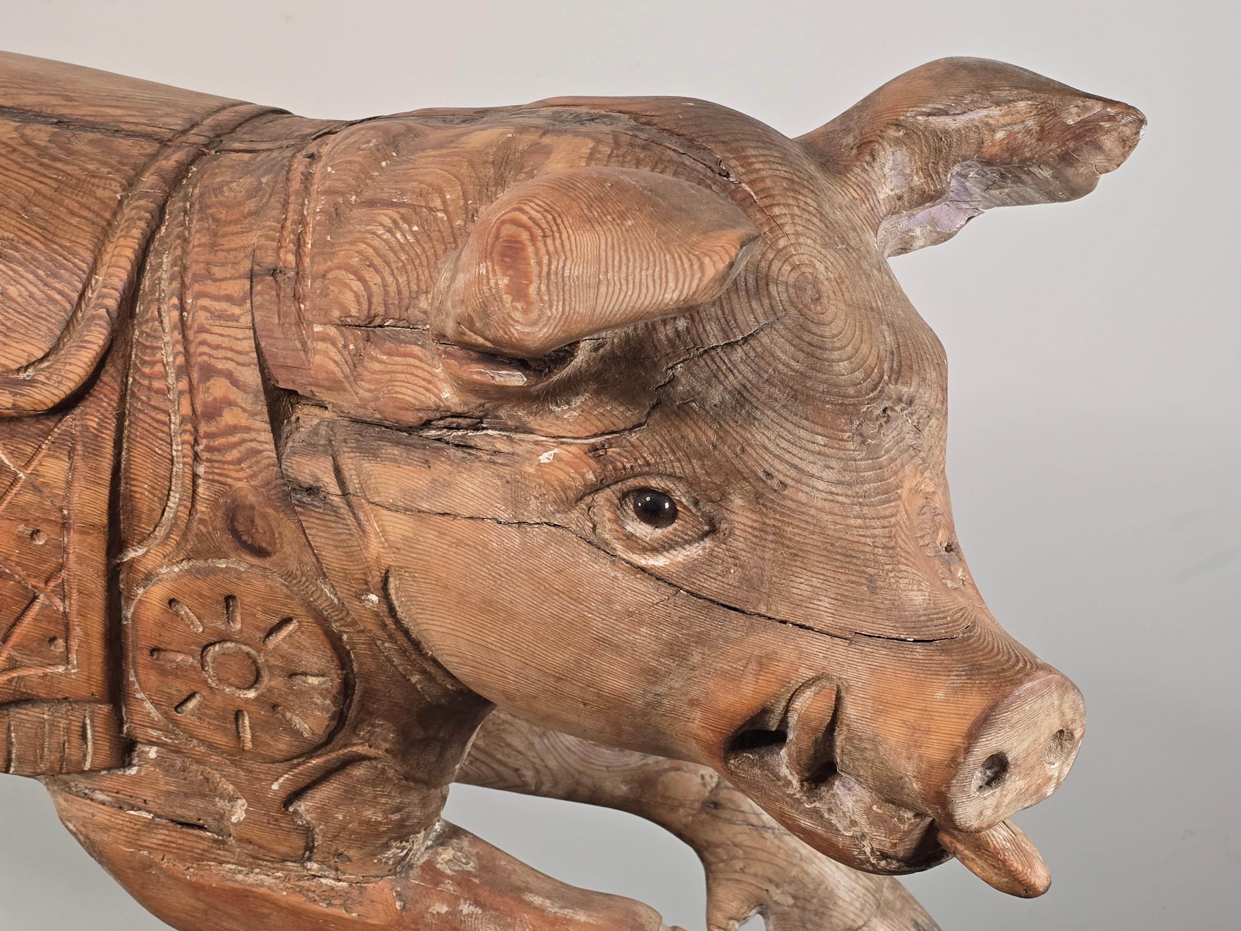 Antique French Karussell Schwein zugeschrieben Gustave Bayol auf Nussbaum Basis (Geschnitzt) im Angebot