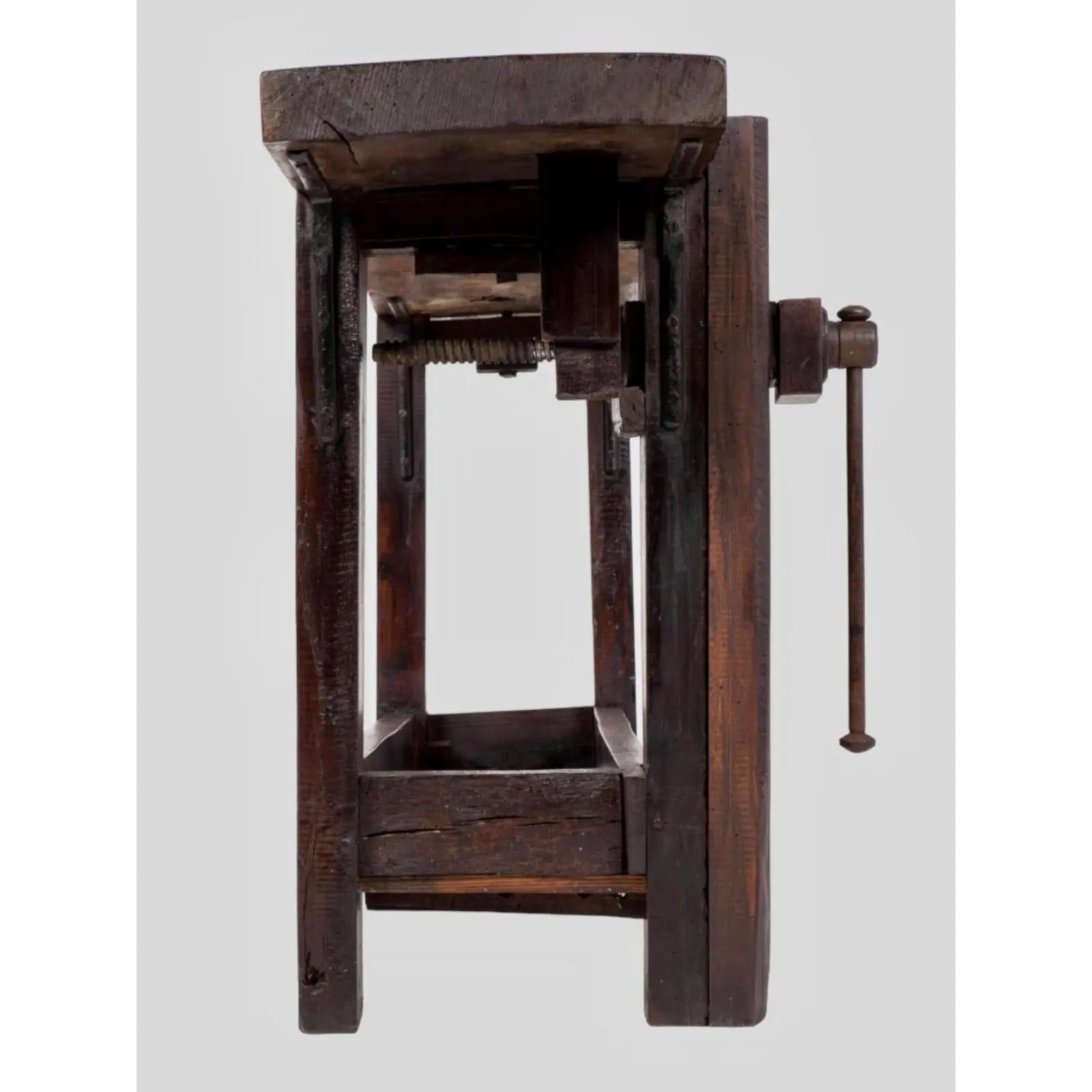 Antique French Carpenter's Workbench (Spätes 19. Jahrhundert) im Angebot