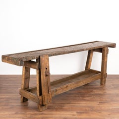Ancienne console de travail française pour menuisier avec étagère