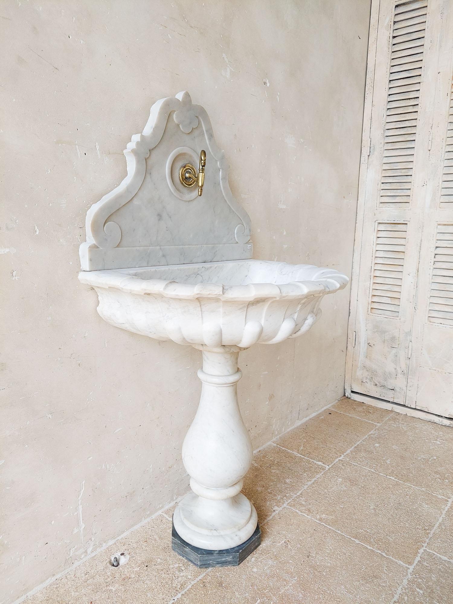 Antique French Carrara Marble Wall Fountain, ± 1770 1