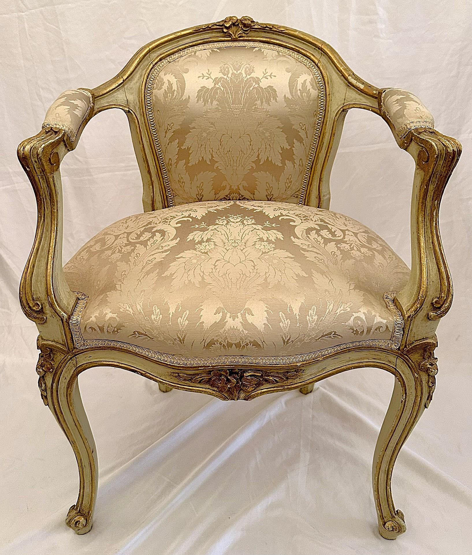 Antique French Carved and Gilded Wood Boudoir Chair, Circa 1900-1910. In Good Condition For Sale In New Orleans, LA
