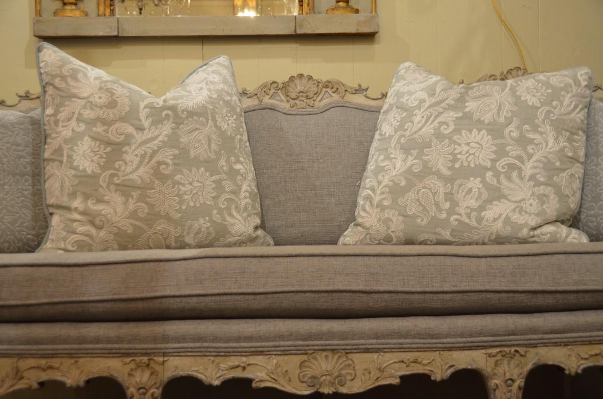 Antique French Carved and Painted Grisaille Upholstered Sofa In Good Condition For Sale In New Orleans, LA