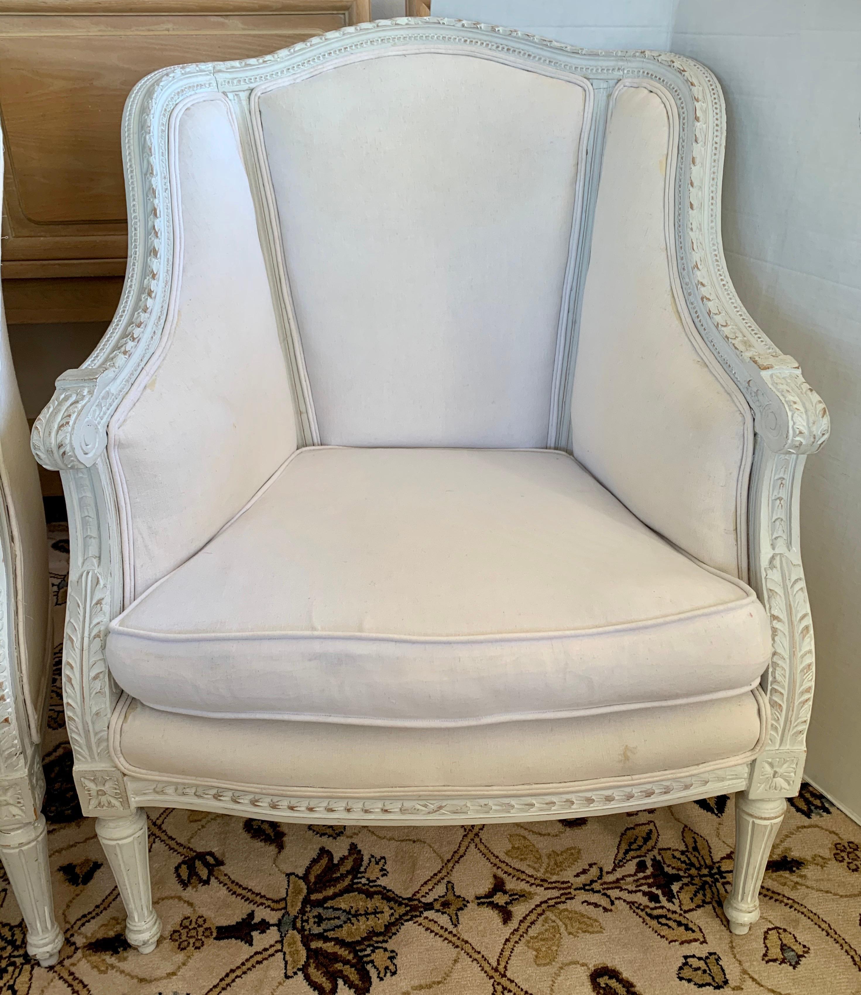 Antique French Carved Barrel Bergères Chairs In Good Condition In West Hartford, CT