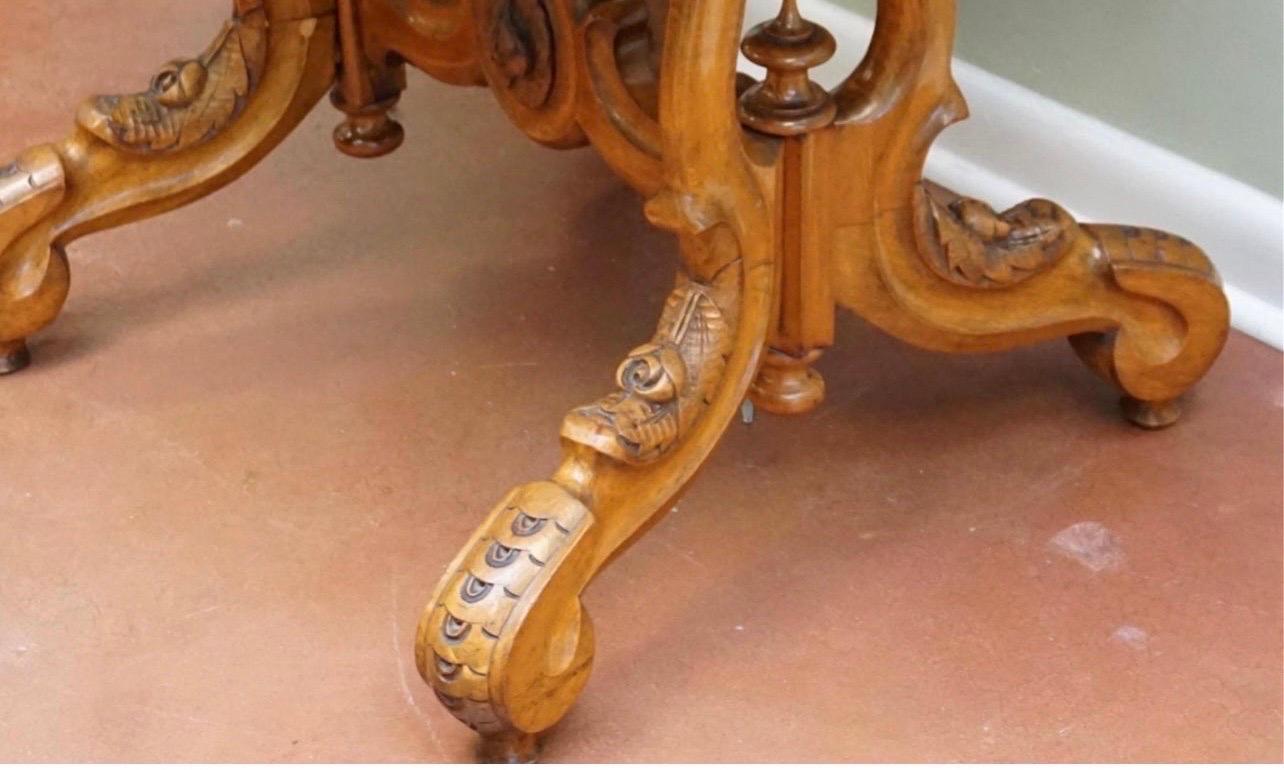Antique French Carved Burl Walnut Oval Table In Good Condition For Sale In Charleston, SC