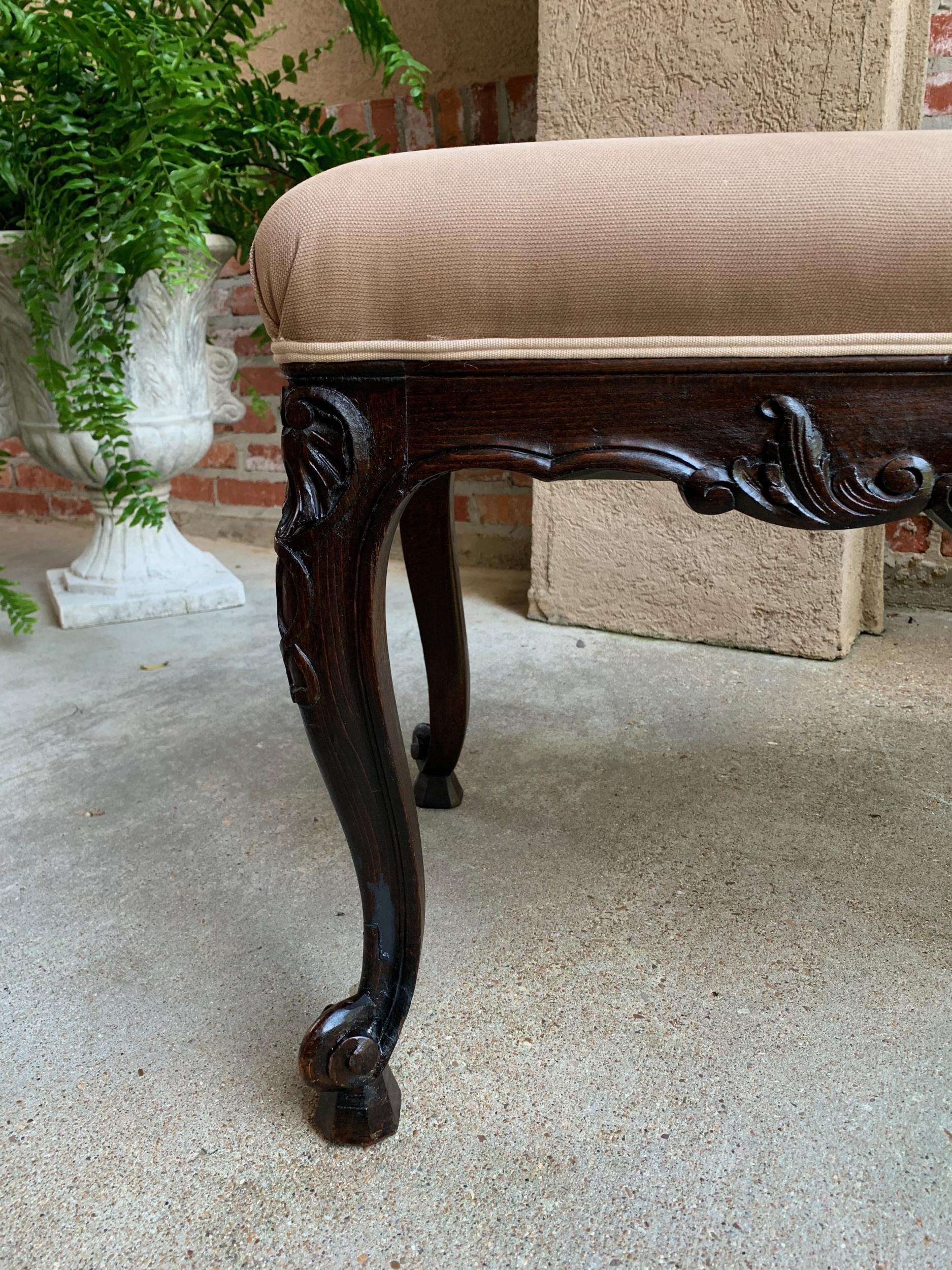 Antique French Carved Dark Oak Bench Stool Ottoman Louis XV style For Sale 4