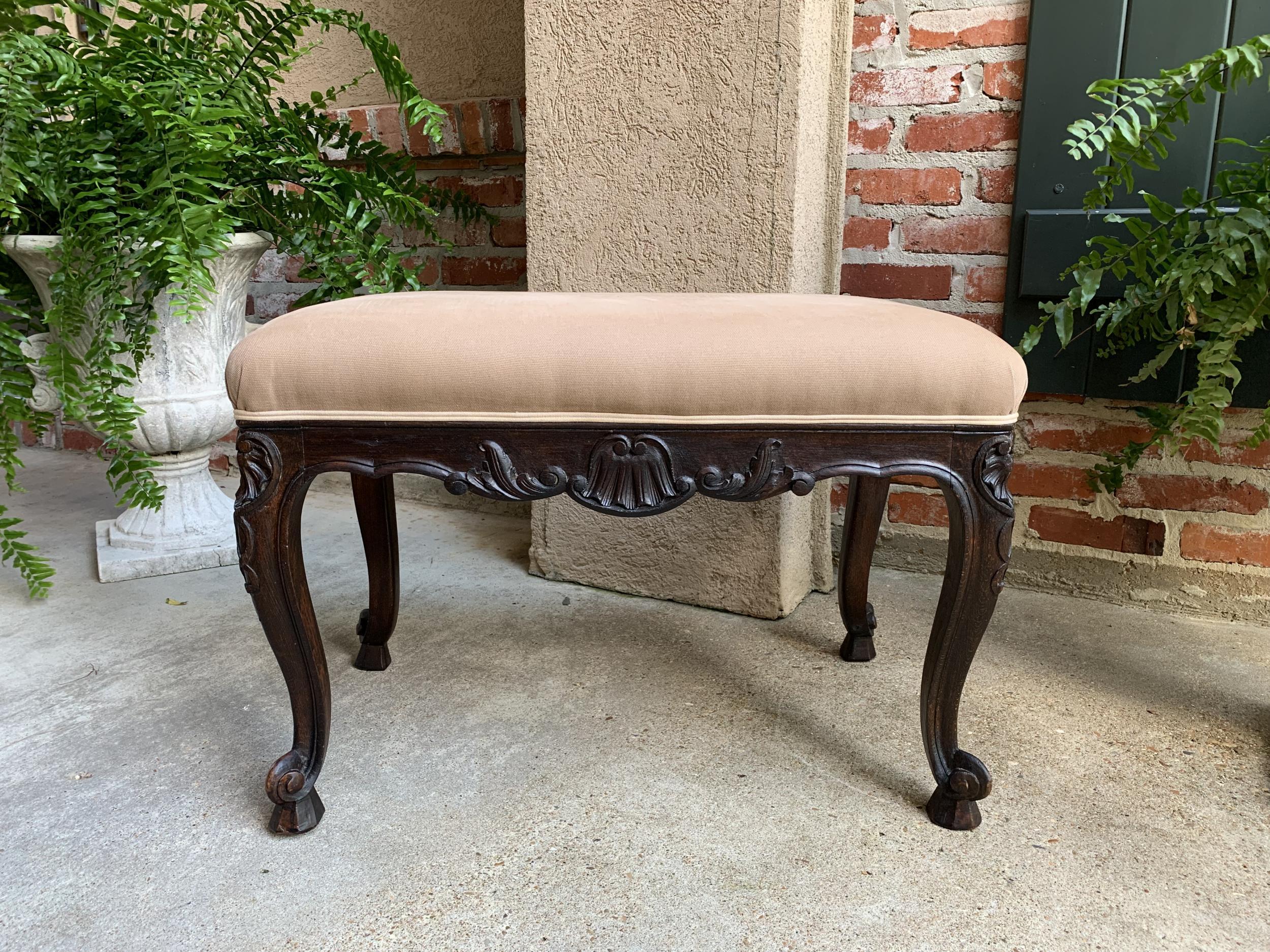 Antique French Carved Dark Oak Bench Stool Ottoman Louis XV style For Sale 8
