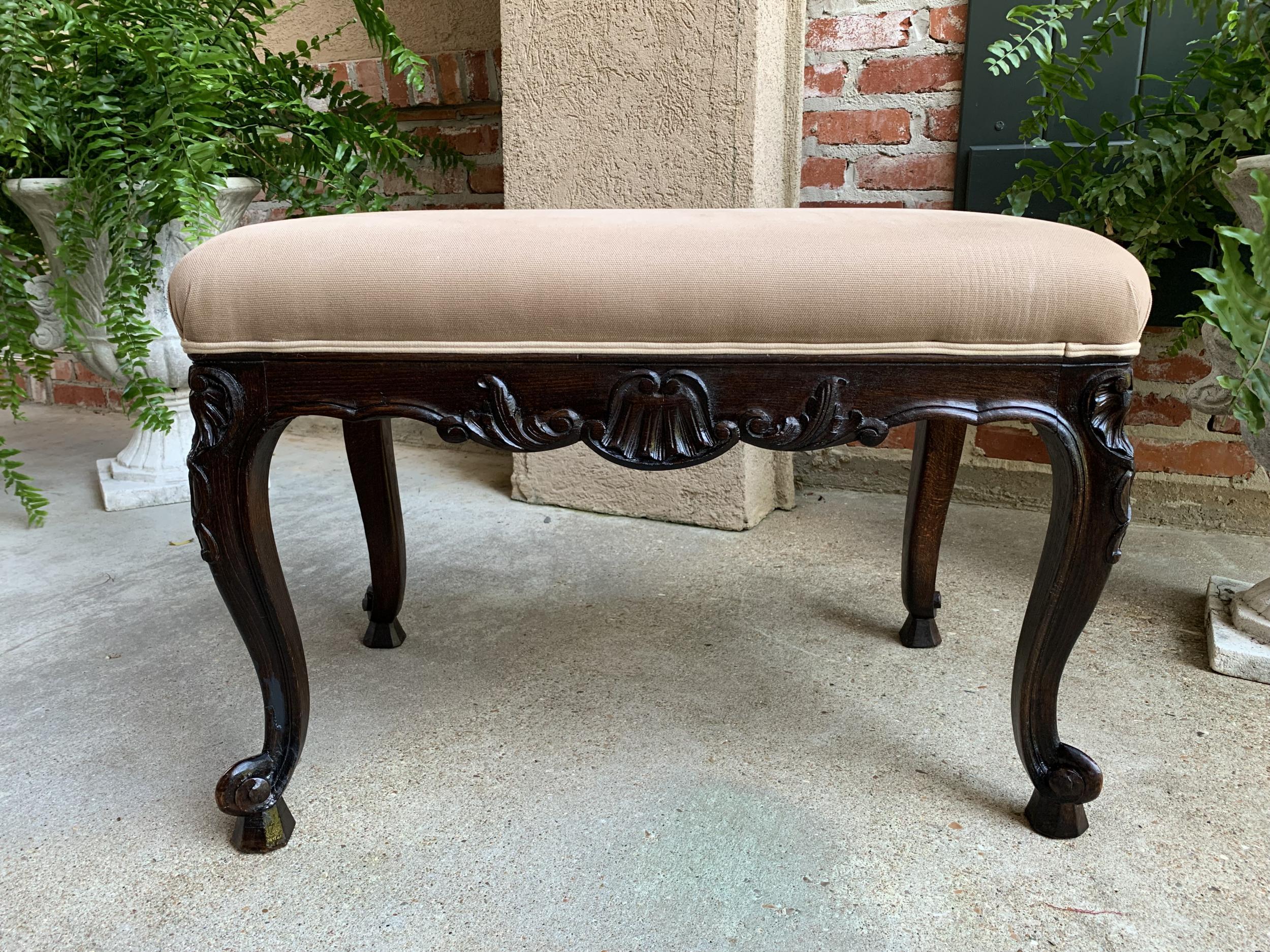 Antique French Carved Dark Oak Bench Stool Ottoman Louis XV style For Sale 2