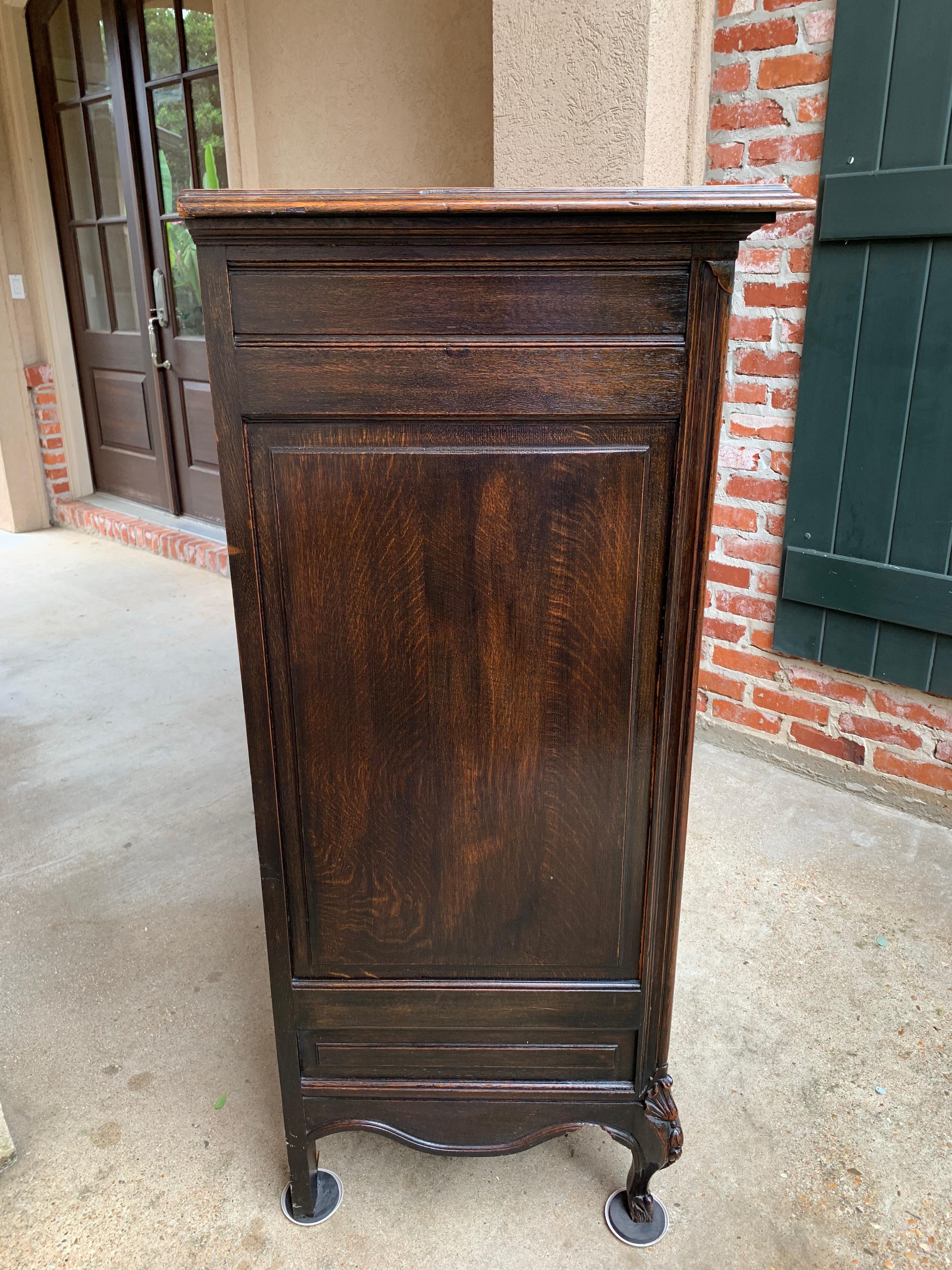 dark oak cupboard