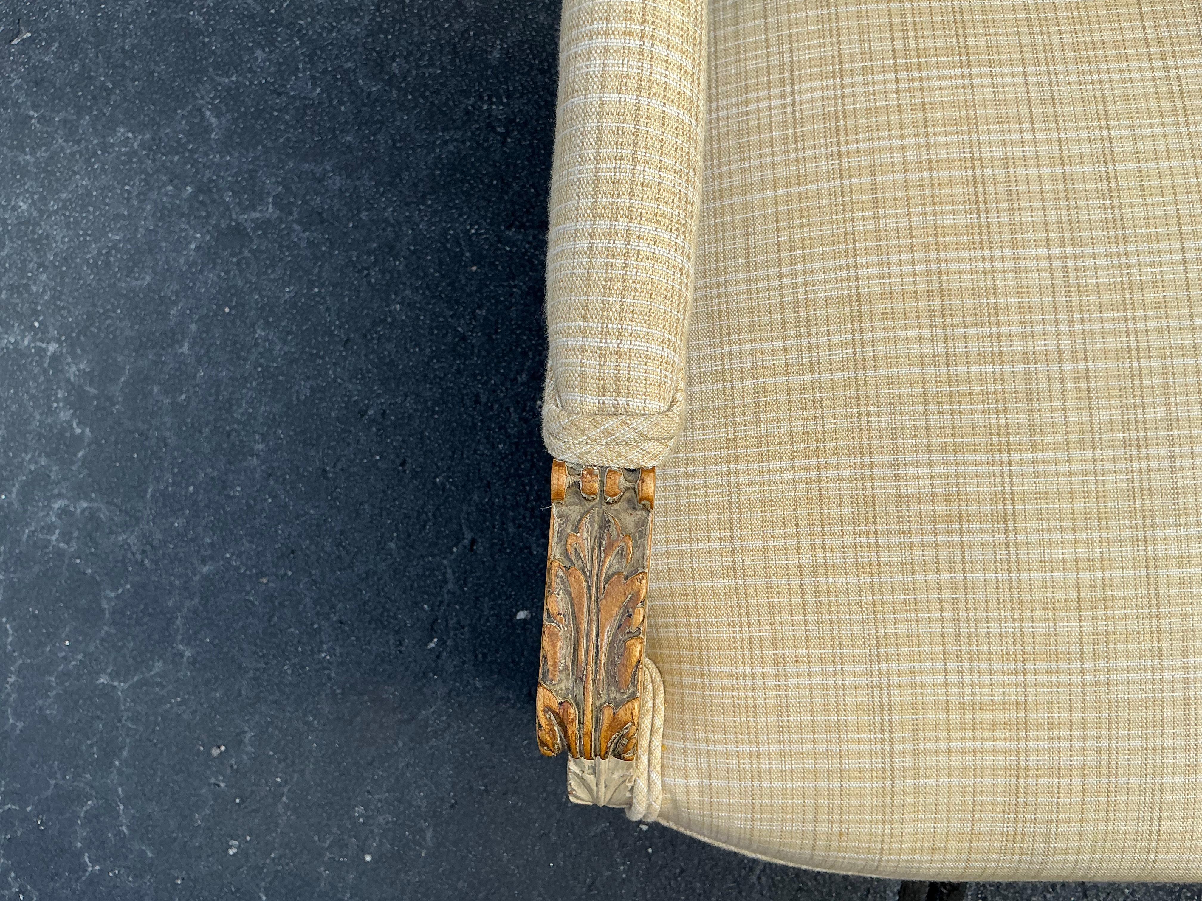 Antique French in legno intagliato stile Luigi XVI con bergere in lino neutro - Coppia in vendita 2