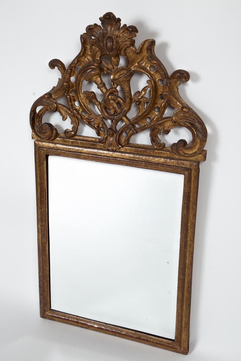 Antique French French Giltwood Carved Marriage Mirror, early 19th Century Bon état - En vente à Chappaqua, NY
