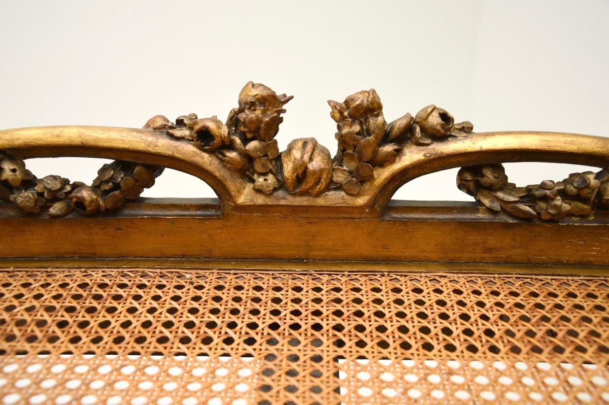 Sgabello francese antico in legno dorato intagliato in vendita 4