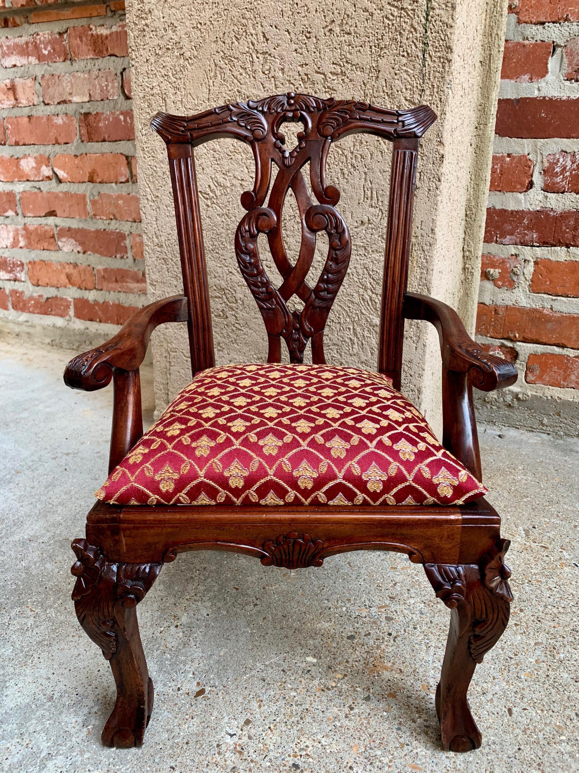 ~Direct from France~
~Lovely French Louis XV style child or doll’s chair!~
~Petite proportions, yet still includes all the features of a full size Louis XV chair!~
~Carved serpentine crest above the open carved, pierced splat~
~Scrolling open