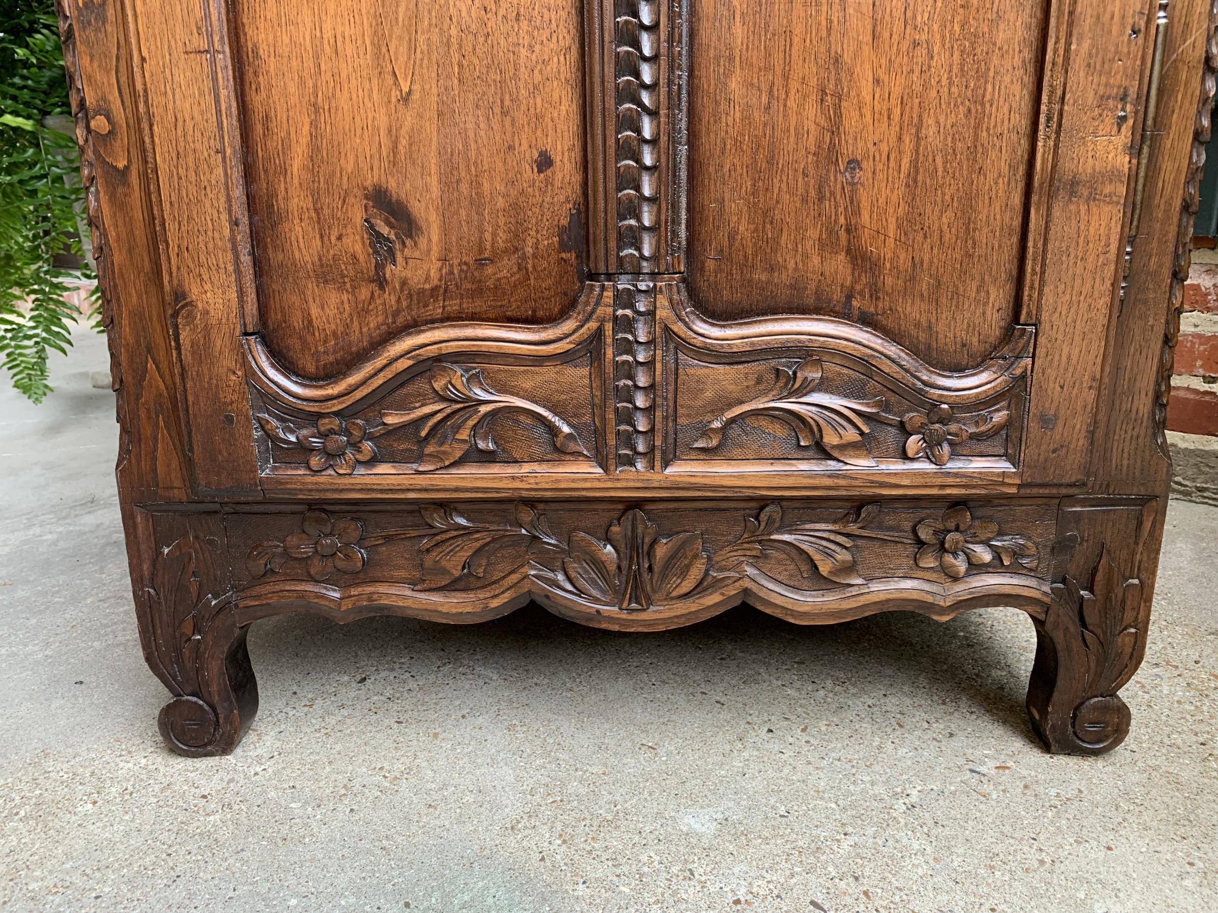 Antique French Carved Oak Armoire Bonnetiere Linen Cabinet Louis XV Style 19th C 11