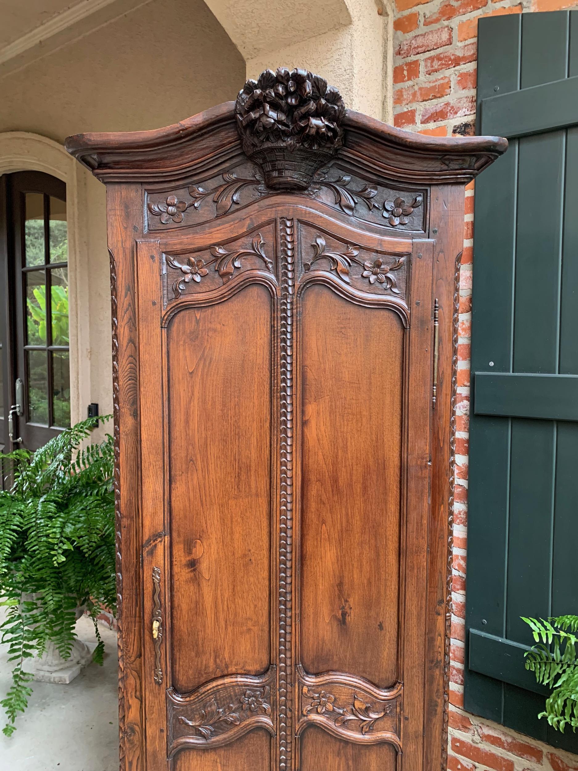 Antique French Carved Oak Armoire Bonnetiere Linen Cabinet Louis XV Style 19th C In Good Condition In Shreveport, LA