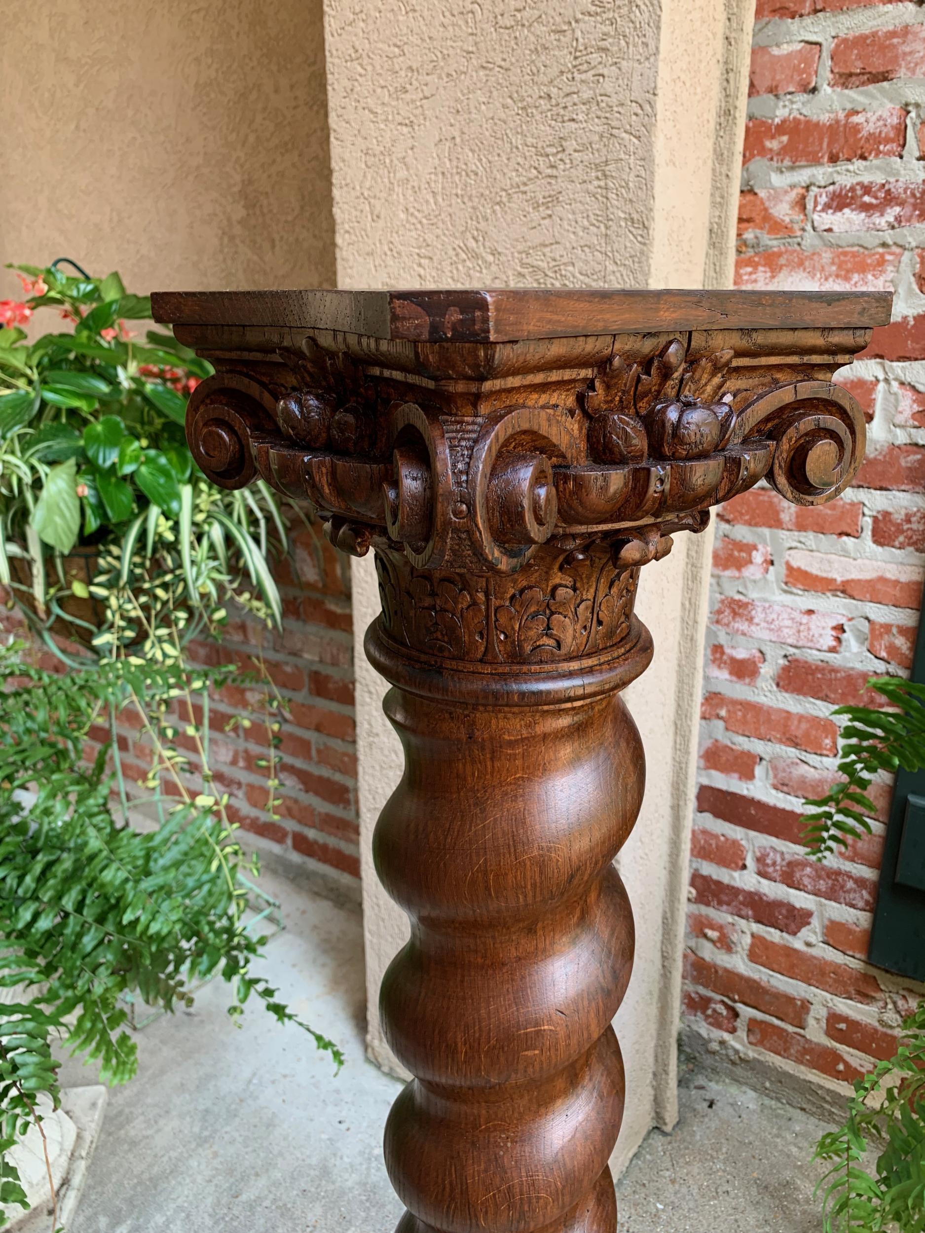 19th century French Carved Oak Barley Twist Column Pedestal Plant Stand Display In Good Condition In Shreveport, LA