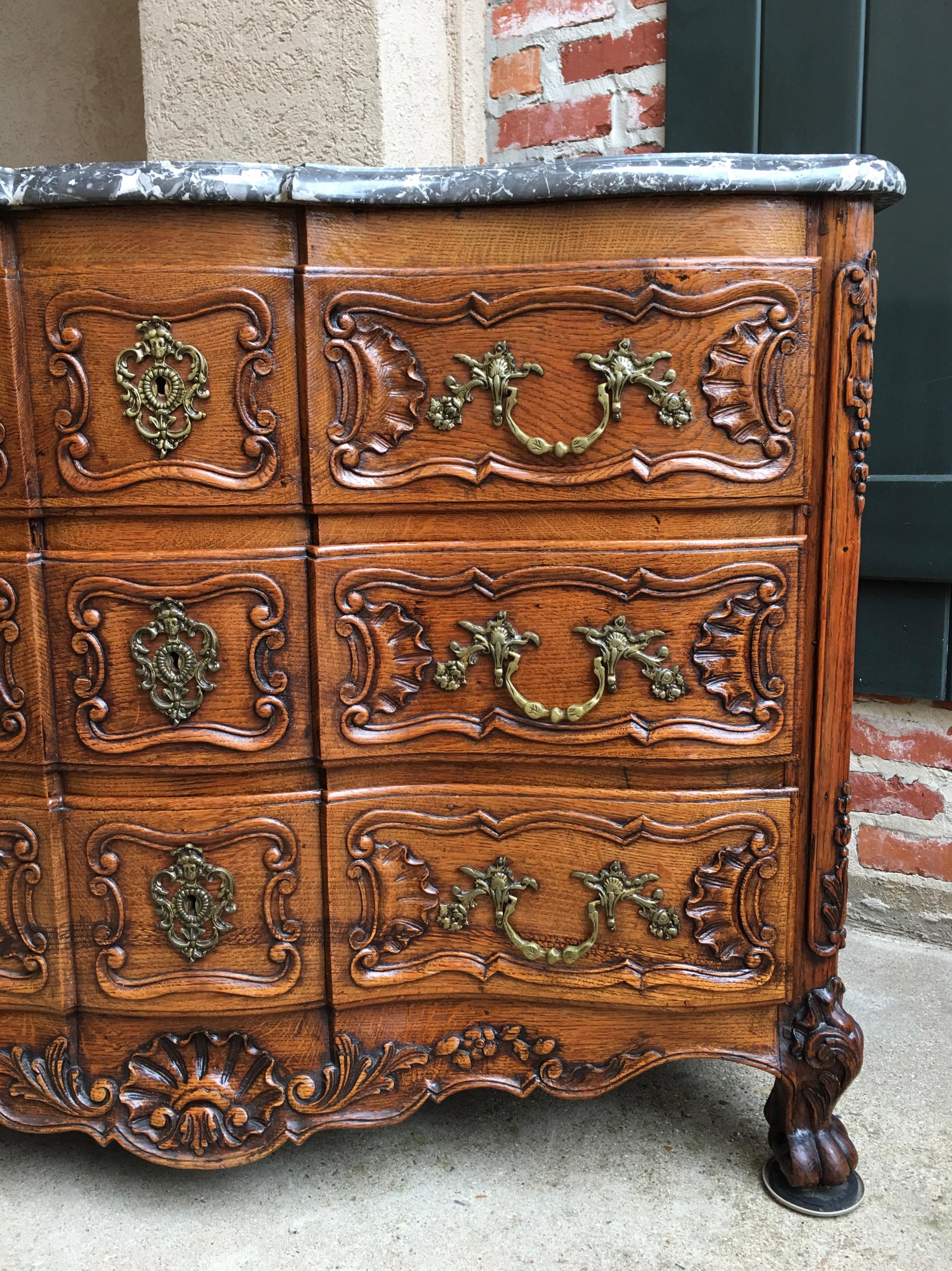 Antique French Carved Oak Chest of Drawers Commode Marble Top Table Louis XV In Good Condition In Shreveport, LA