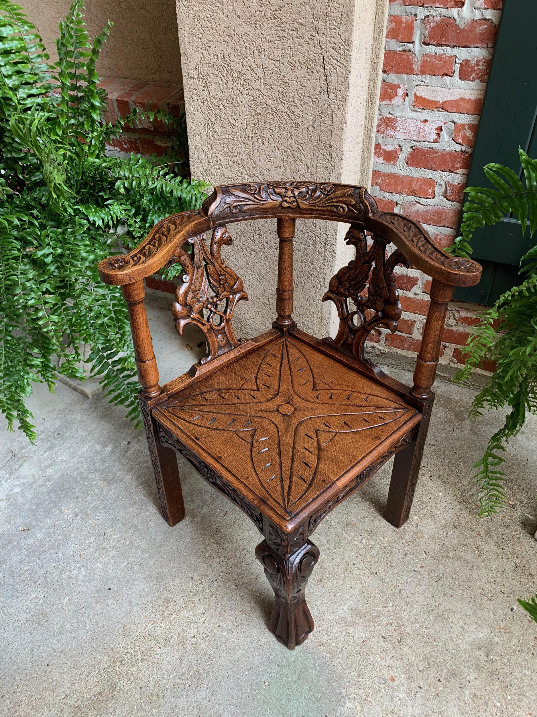 Antique French Carved Oak Corner Arm Chair Renaissance Louis XIV style For Sale 8