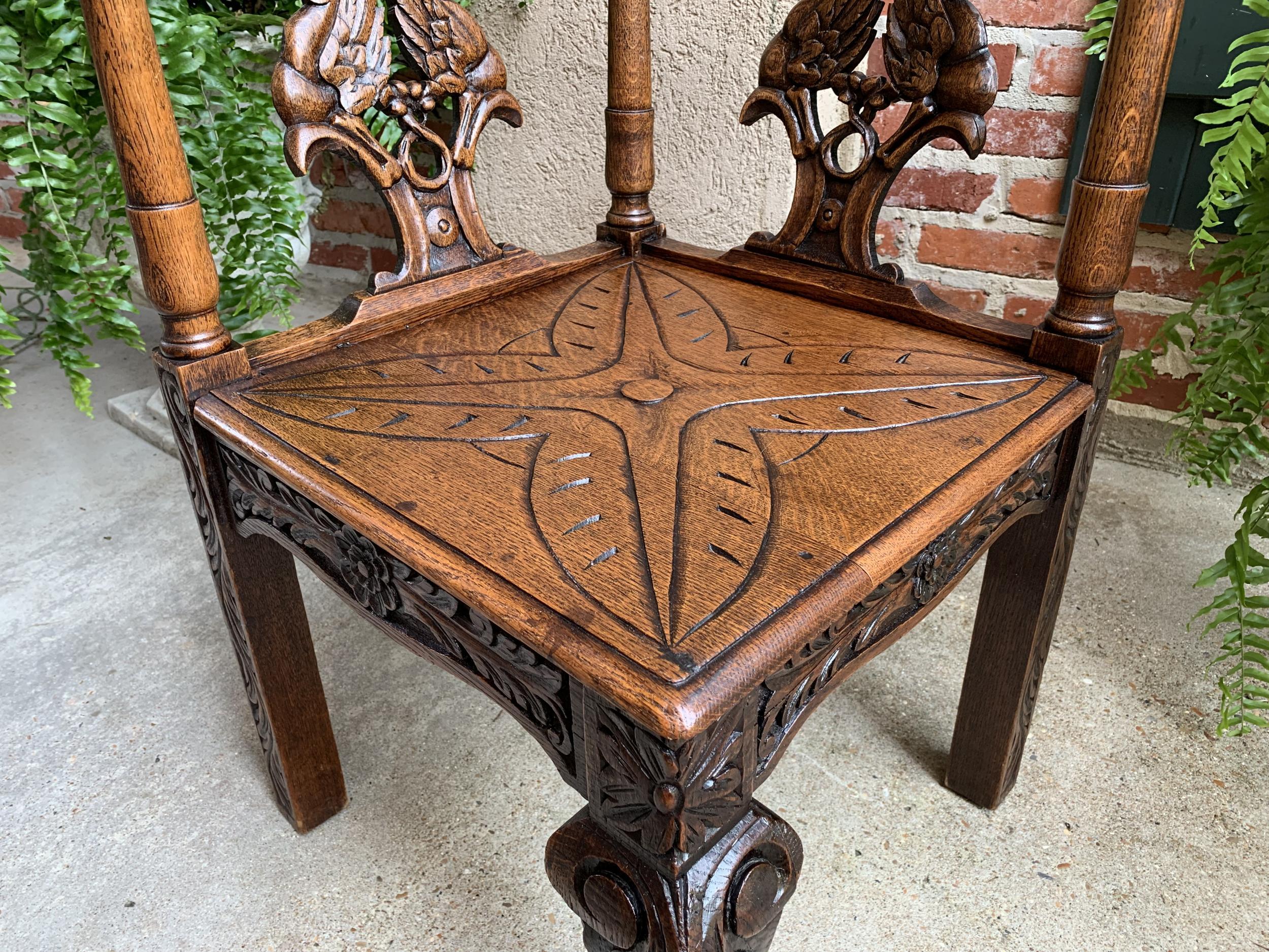 Antique French Carved Oak Corner Arm Chair Renaissance Louis XIV style For Sale 9