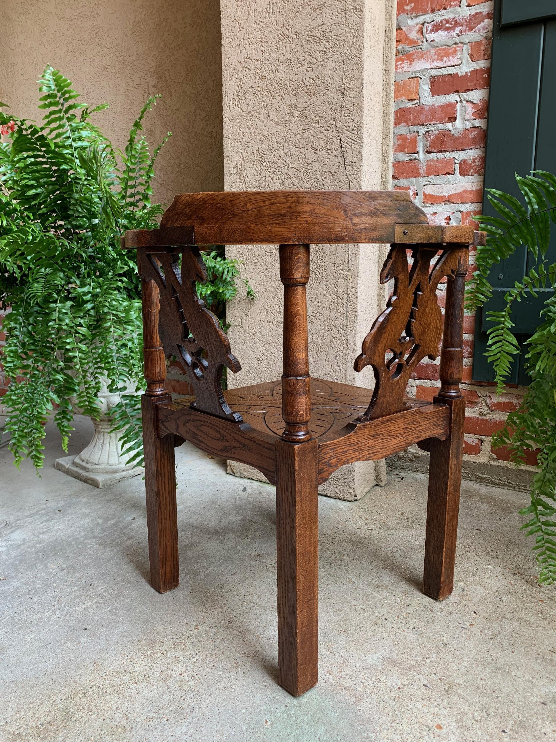 Antique French Carved Oak Corner Arm Chair Renaissance Louis XIV style For Sale 15