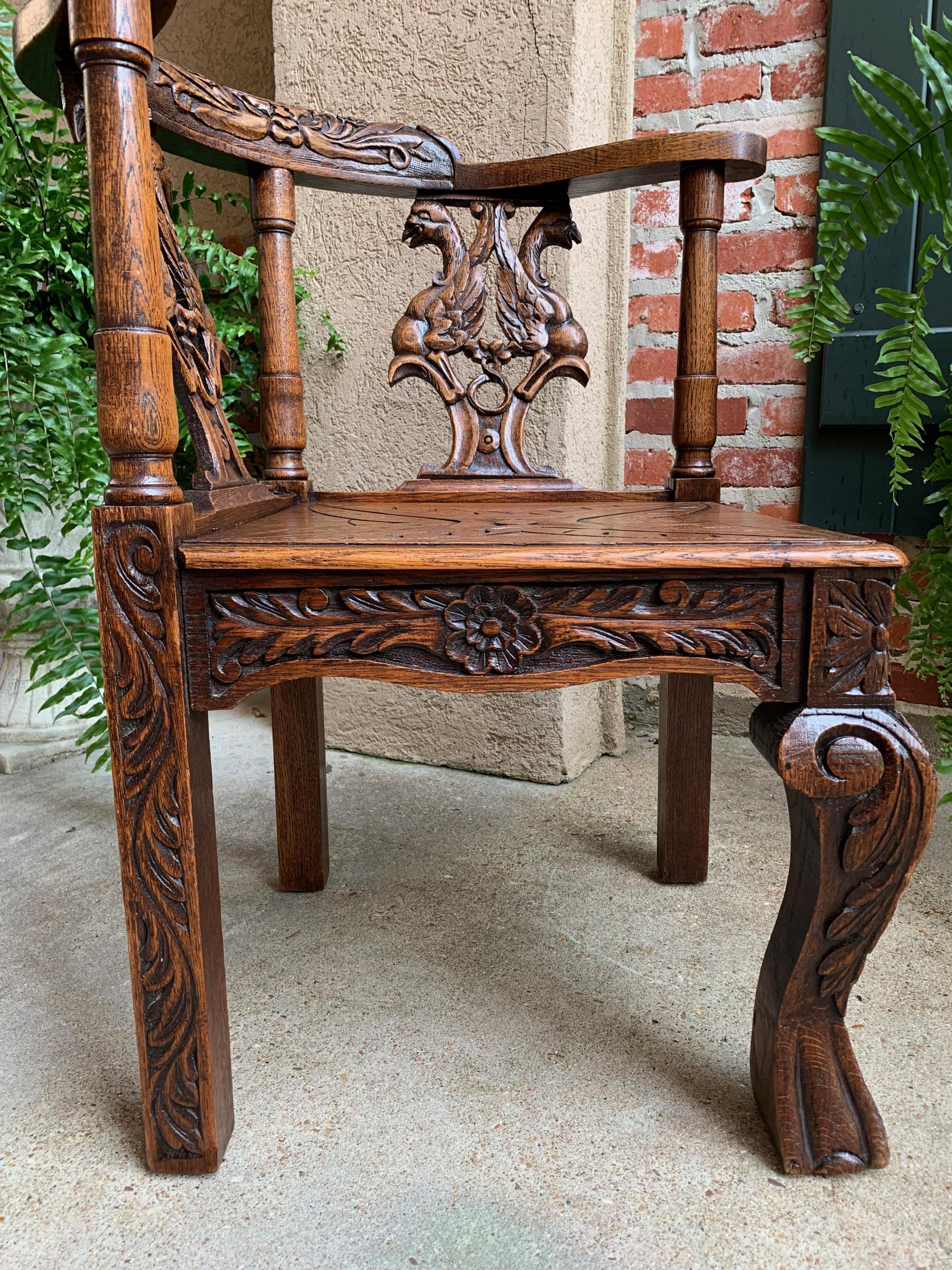 Antique French Carved Oak Corner Arm Chair Renaissance Louis XIV style For Sale 2