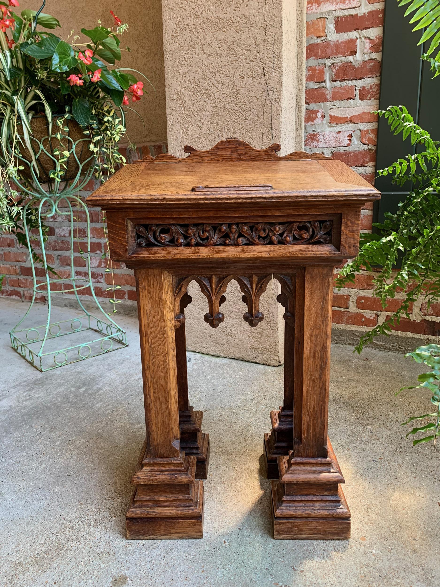 Antique French carved oak Podium table top Lectern Gothic Liturgical Bible box

~Direct from France~
~Beautiful antique French carved oak lectern, one of several unique liturgical items in our most recent container~
~Scalloped edge back crown