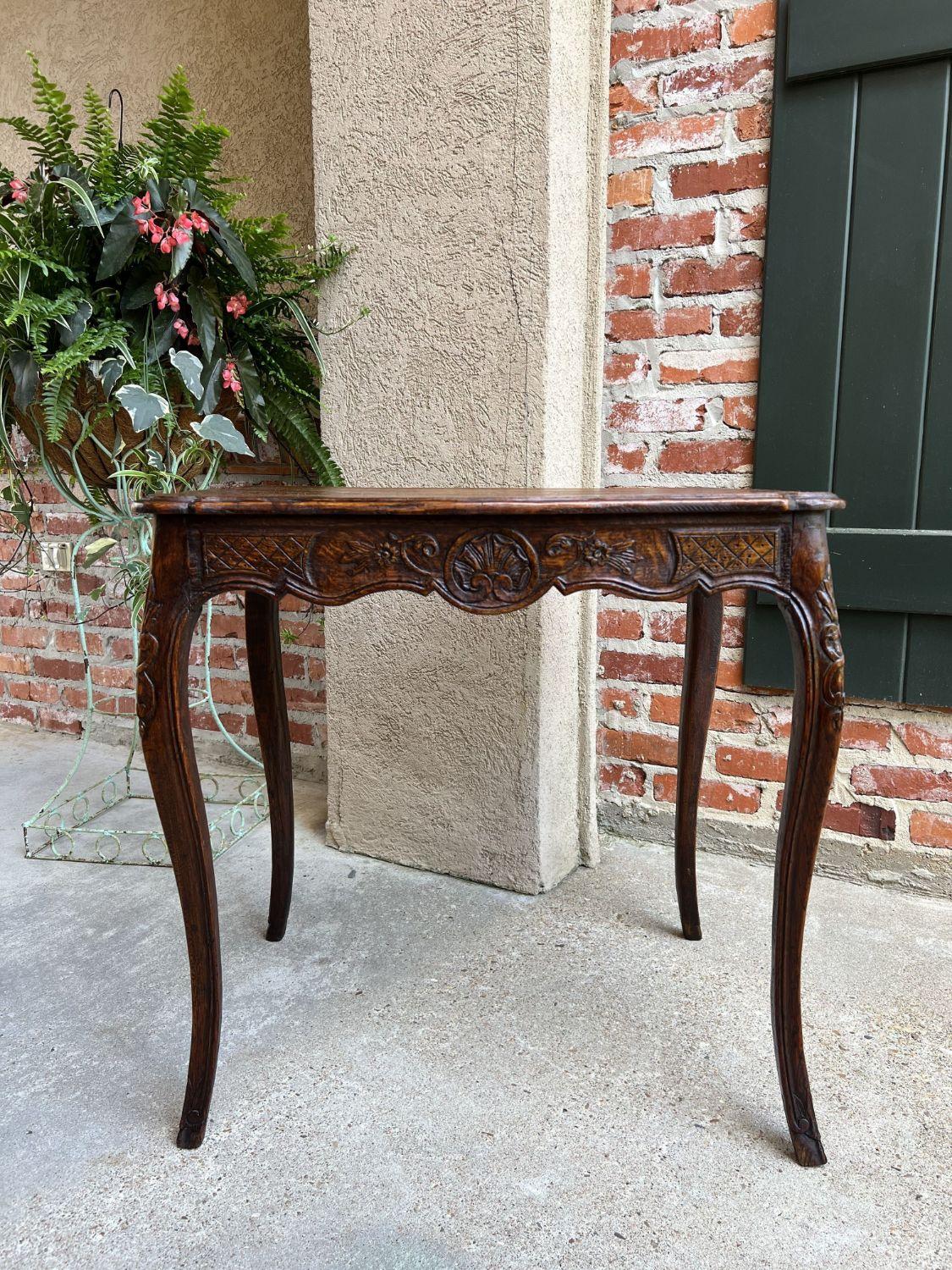 Antique French Carved Oak Console Sofa Side Lamp Table Serpentine Louis XV in vendita 7