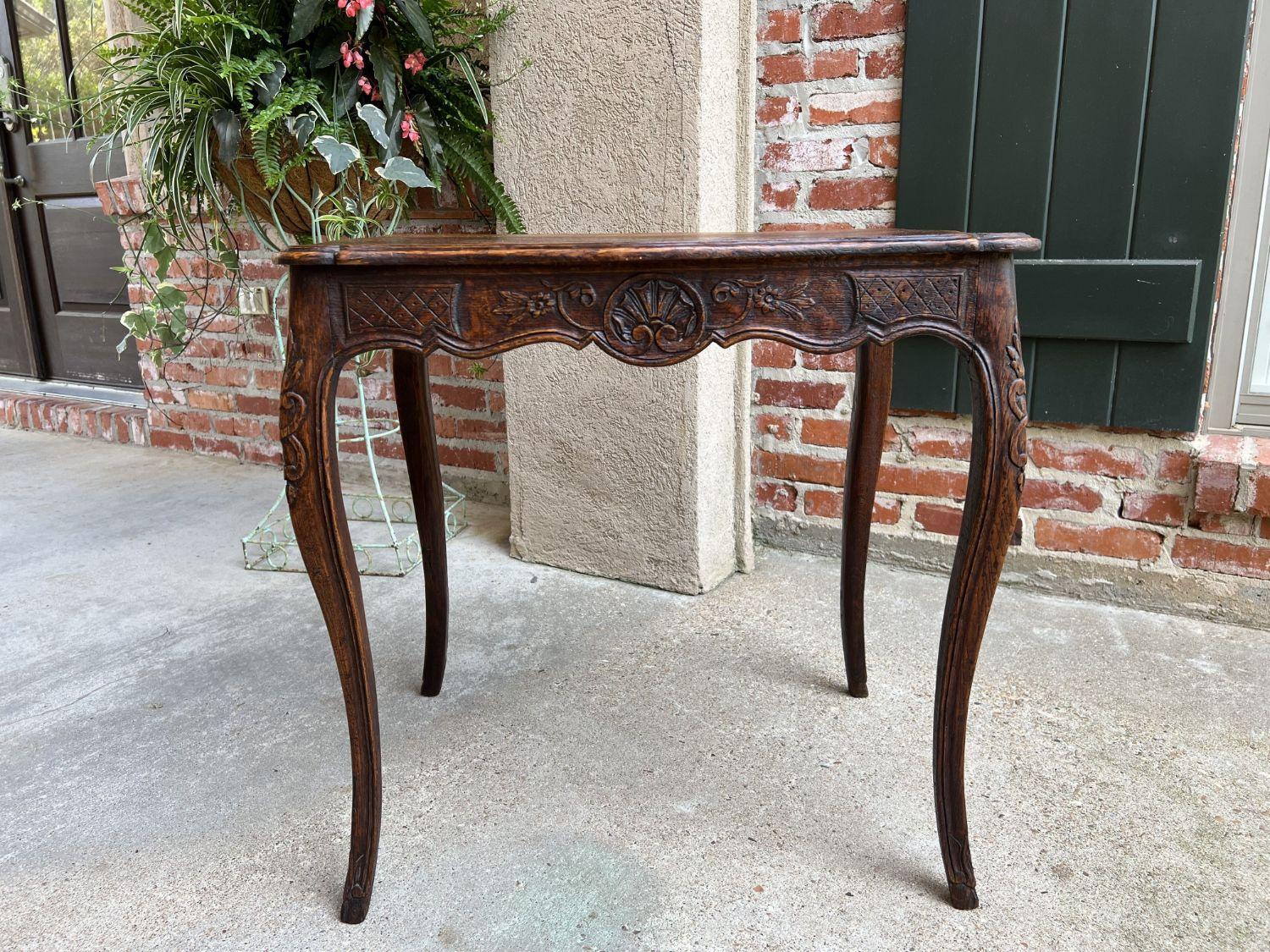 Antique French Carved Oak Console Sofa Side Lamp Table Serpentine Louis XV In condizioni buone in vendita a Shreveport, LA