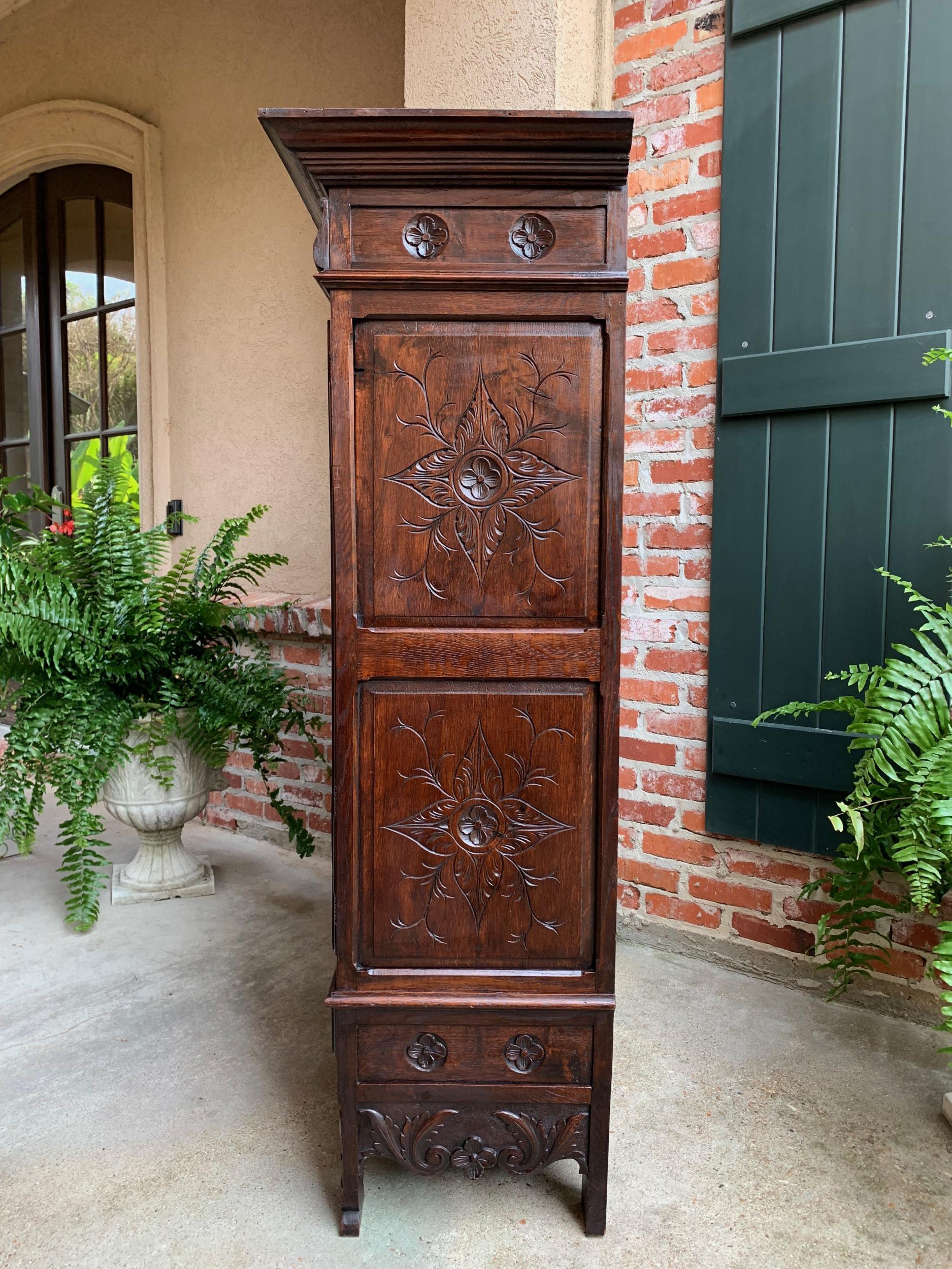 19th century French Carved Oak Storage Cabinet Renaissance Roman Centurion  For Sale 5