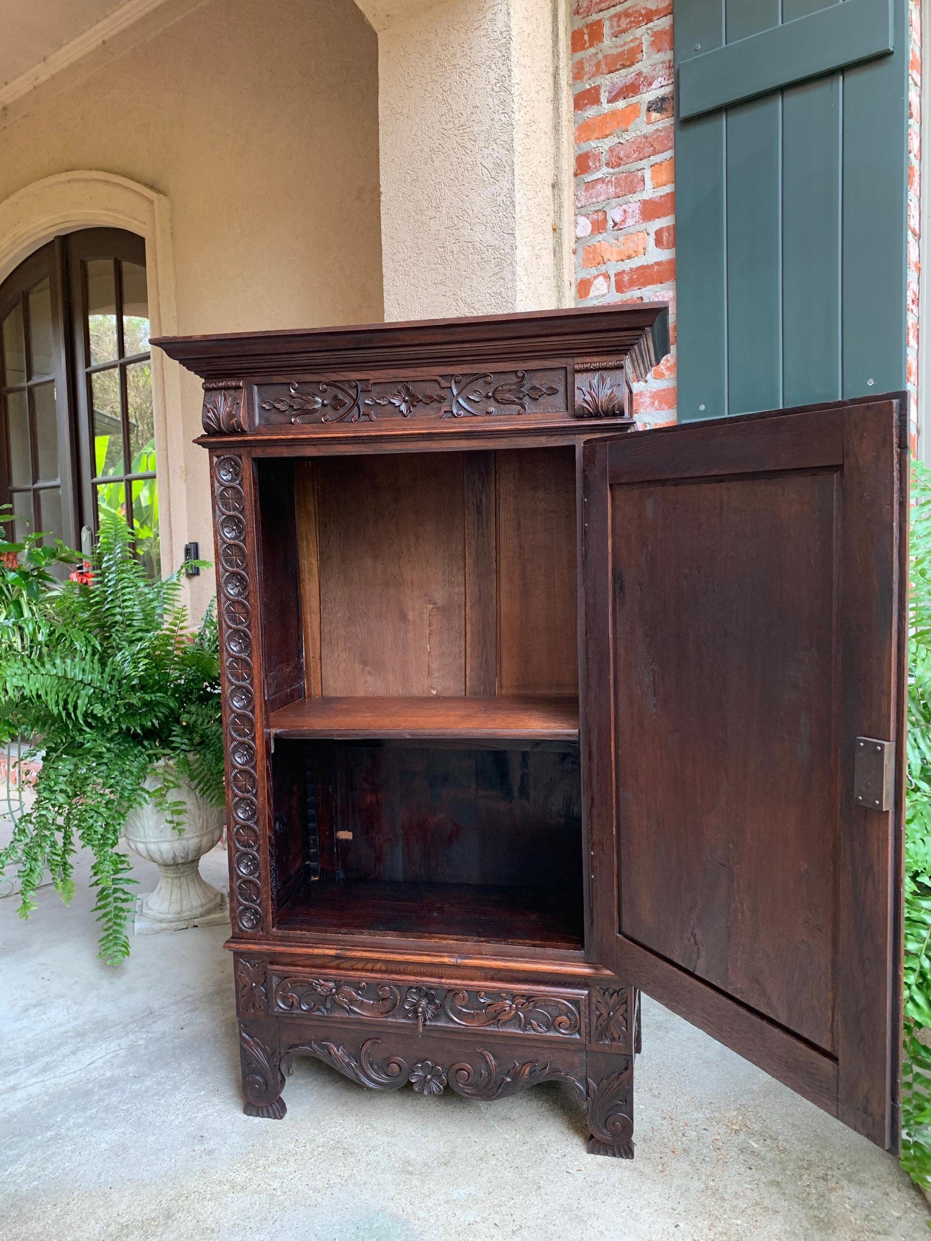 19th century French Carved Oak Storage Cabinet Renaissance Roman Centurion  For Sale 6