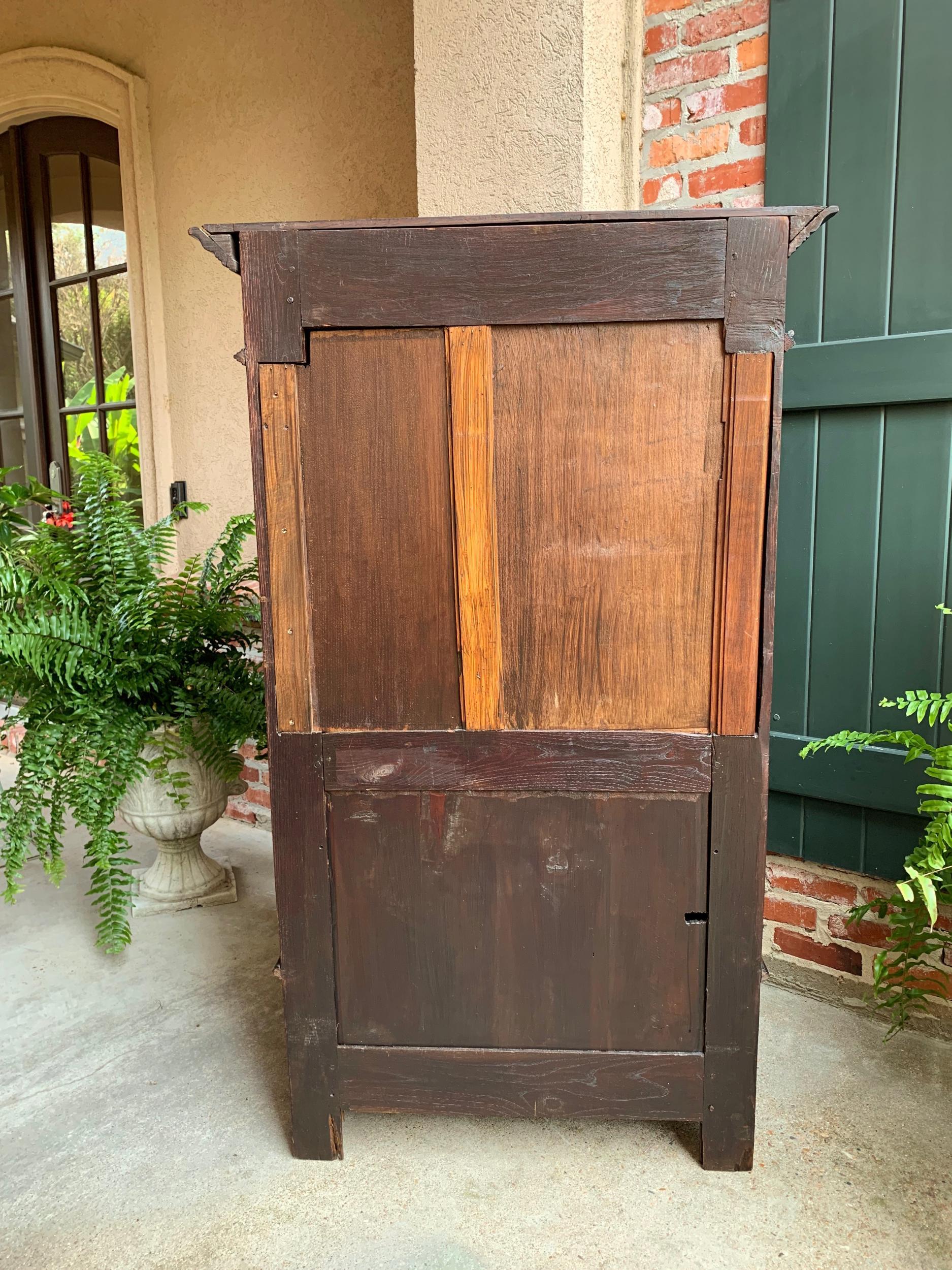 19th century French Carved Oak Storage Cabinet Renaissance Roman Centurion  For Sale 7